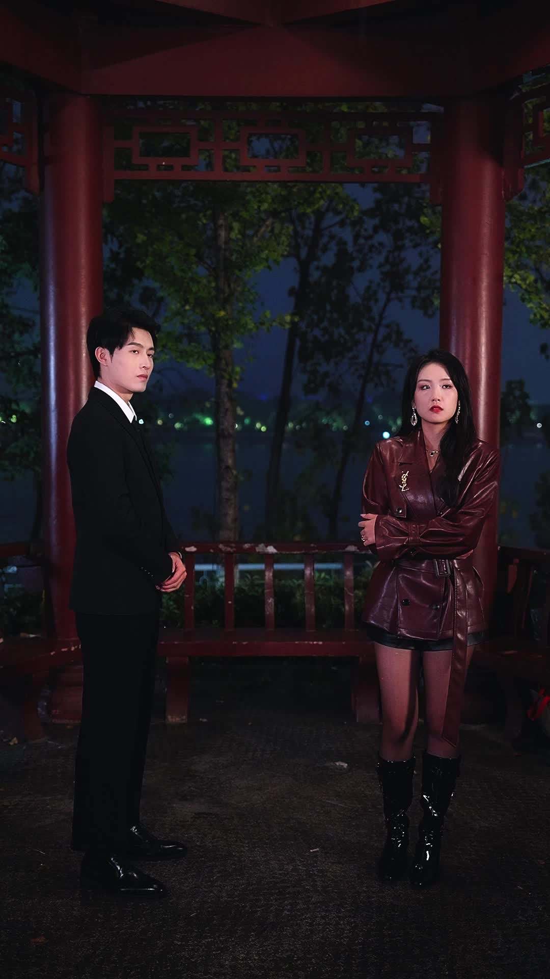 Episode 11 - Defying the World for Her Bodyguard
