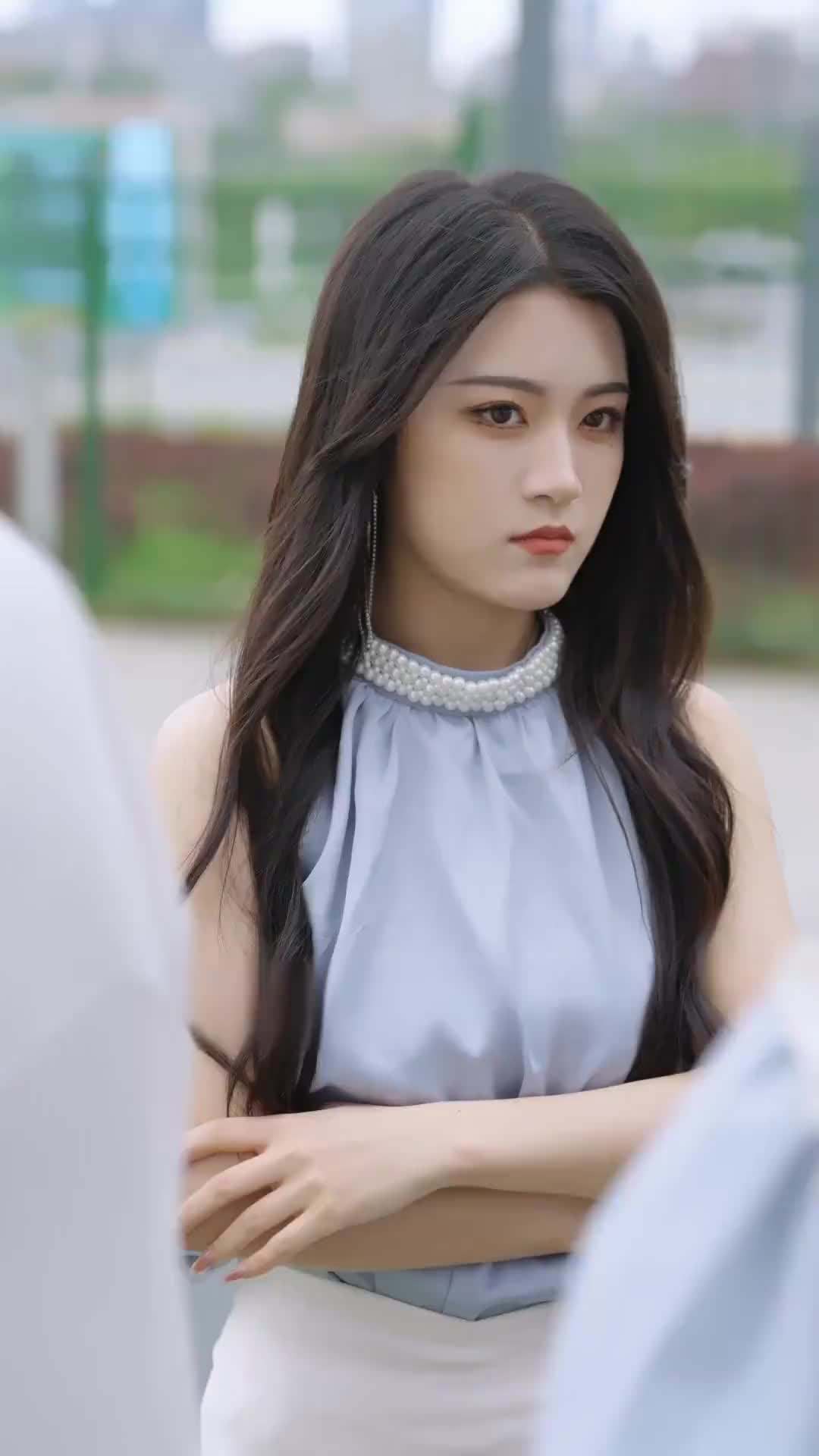 Episode 13 - CEO's Wife Spoiled by Three Big Shot Brothers