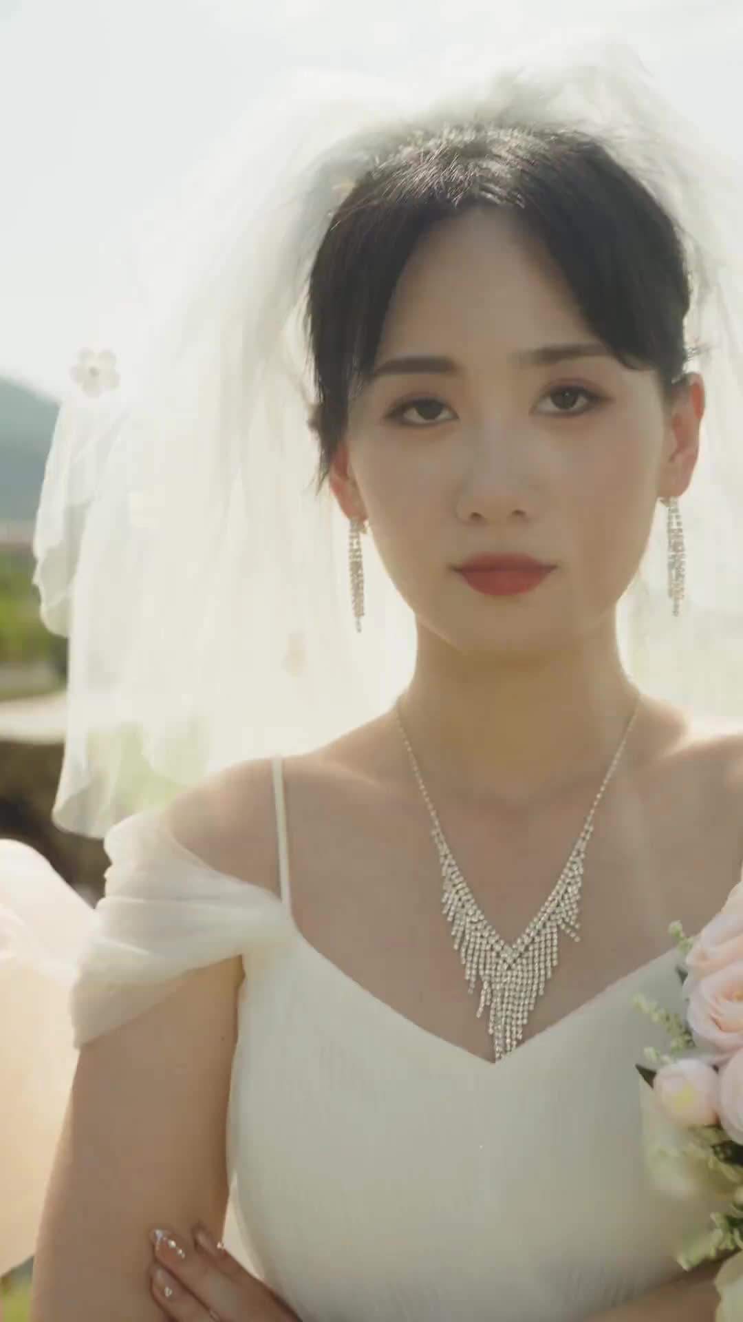 Episode 1 - The Waiter I Married is a Big Shot