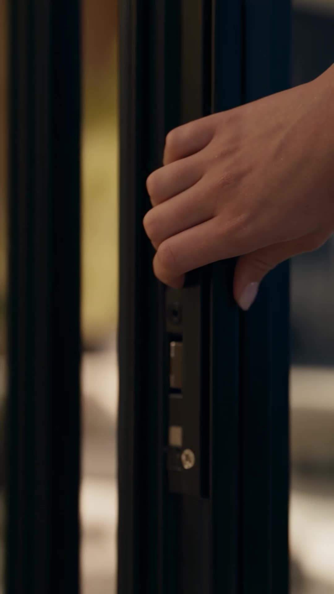 Episodio 2 - La puerta equivocada, la chica indicada