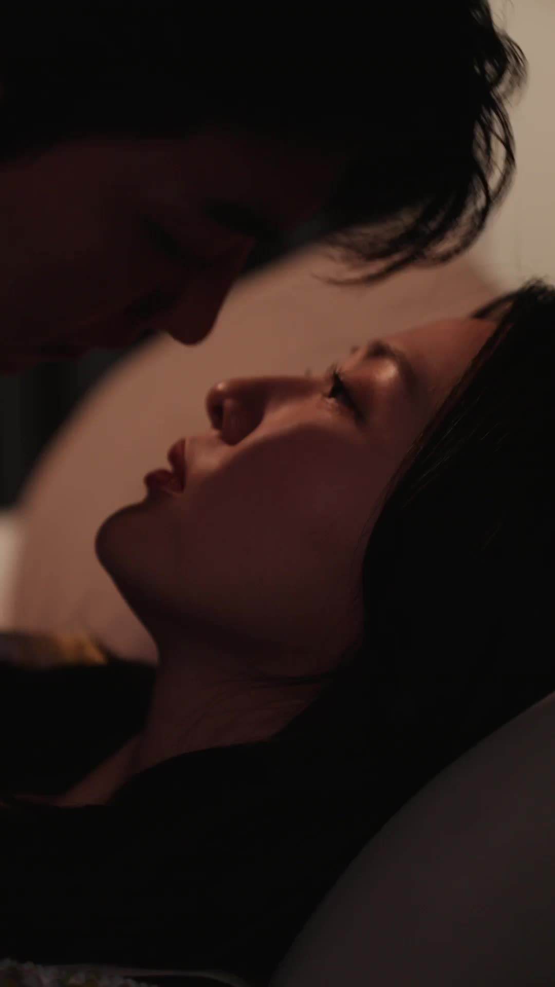 Episode 28 - The Most Painful Kiss in the World