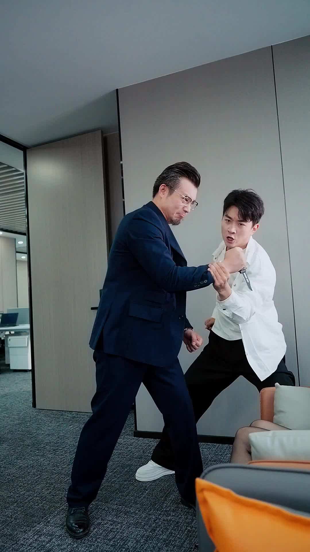 第4集 - 最強表白系統：冰山未婚妻請簽收