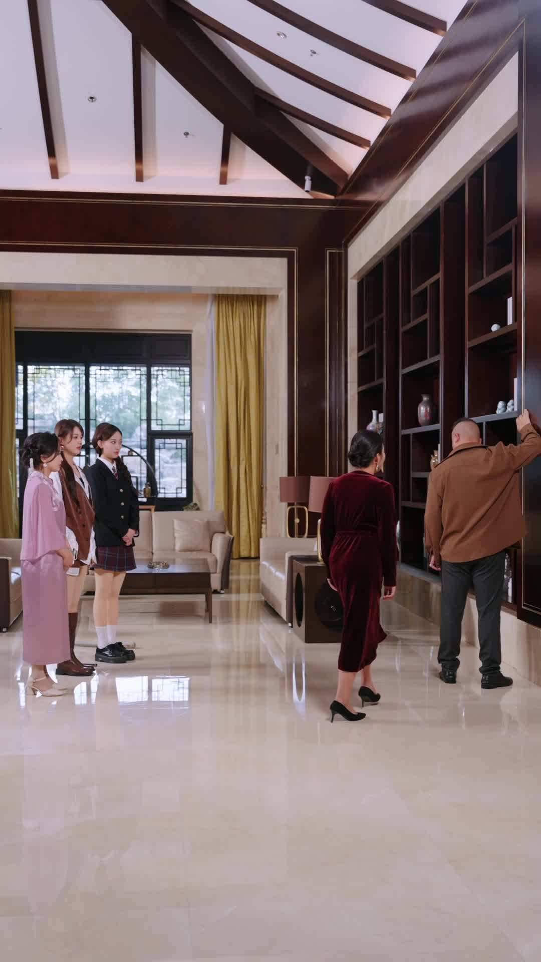 Episode 33 - The Lost Heiress You Don't Touch