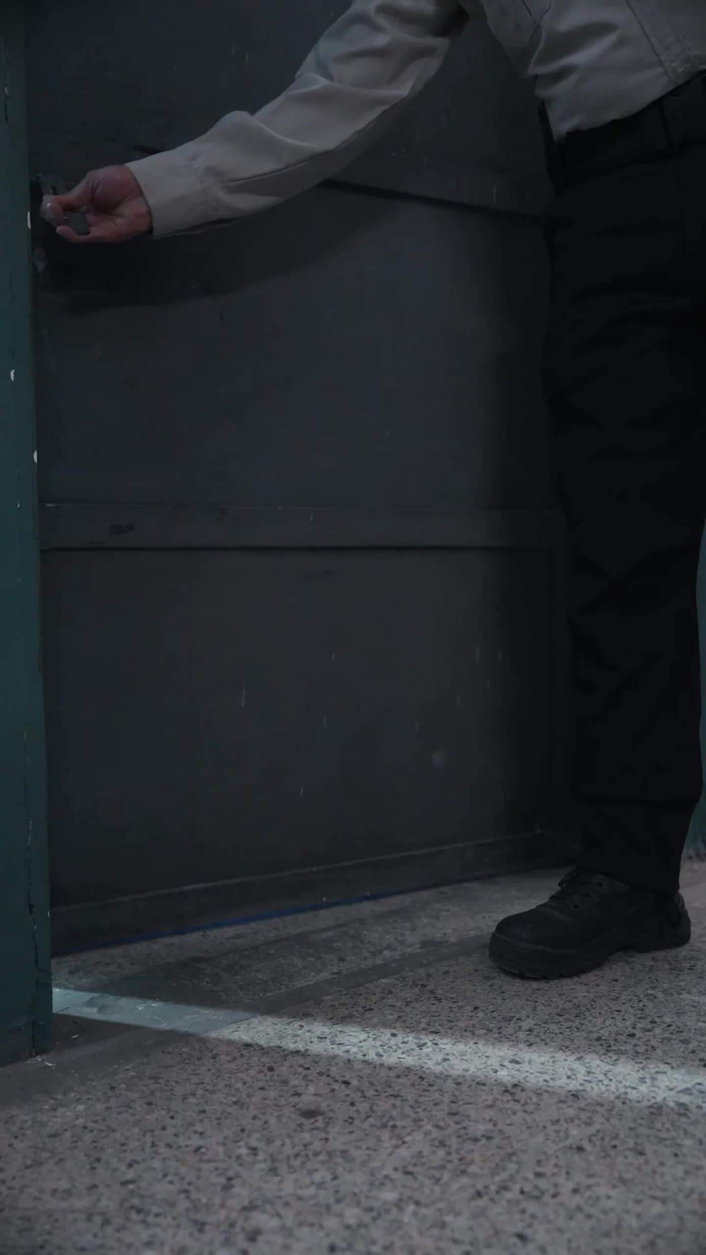 Trailer - Stand Aside, the Billionaire Is Here
