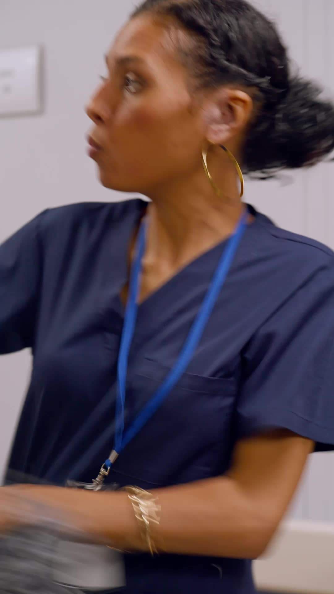 Épisode 27 - Le Docteur en Chef est le Père de mon Bébé.