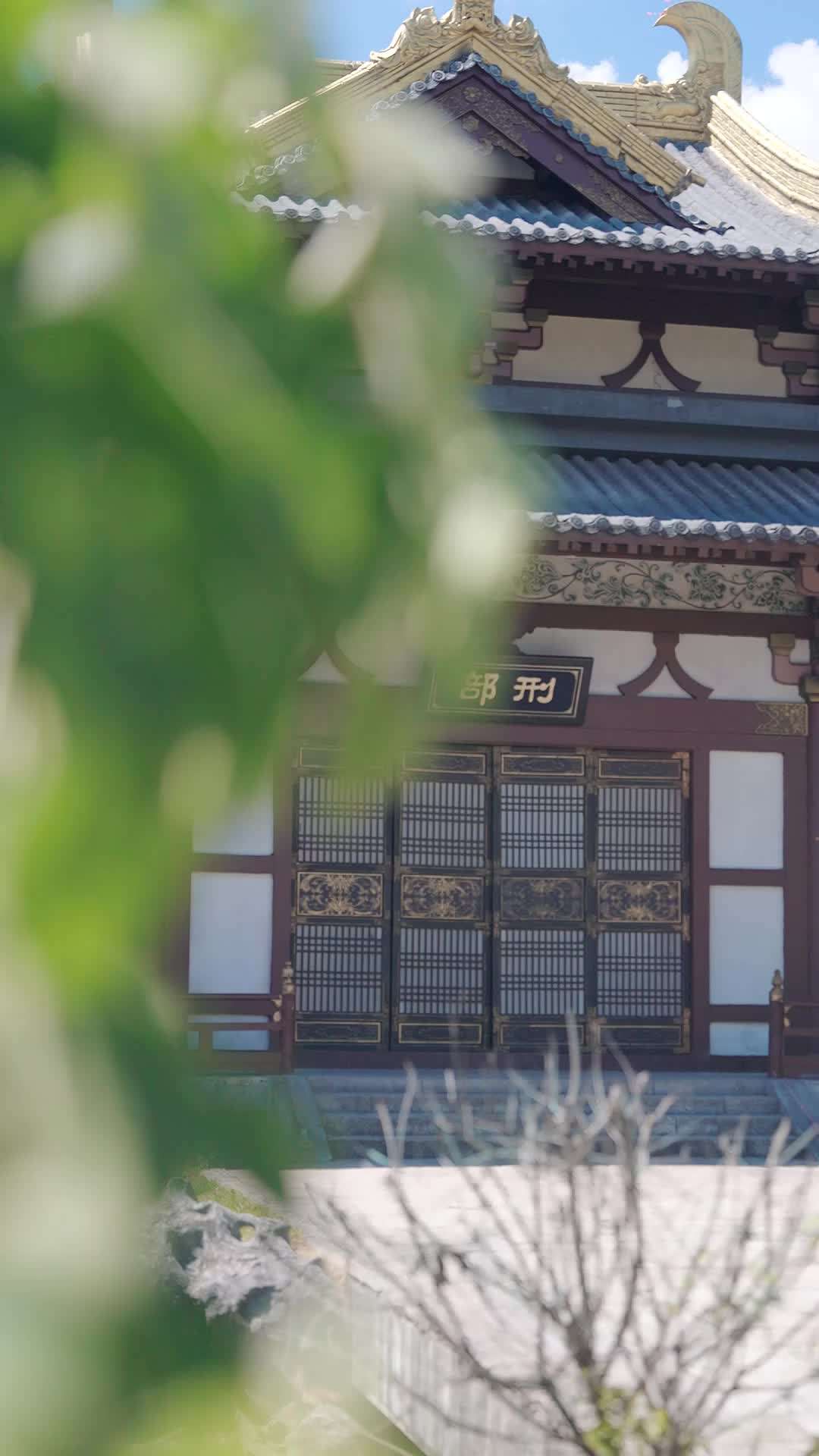 Episode 19 - That Beggar's Dad Is the Crown Prince!