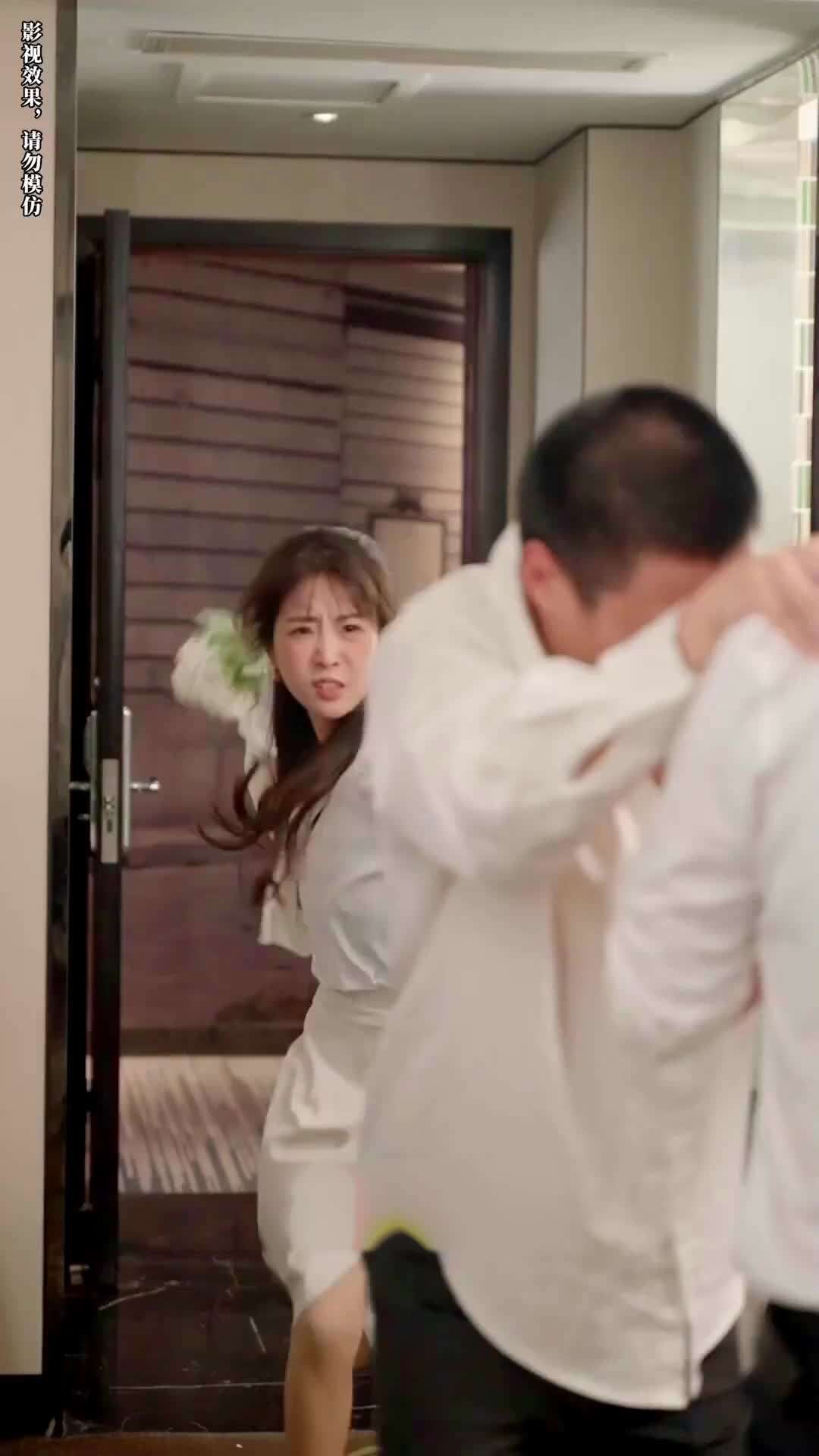 Episode 40 - Daddy, Please Kneel Down