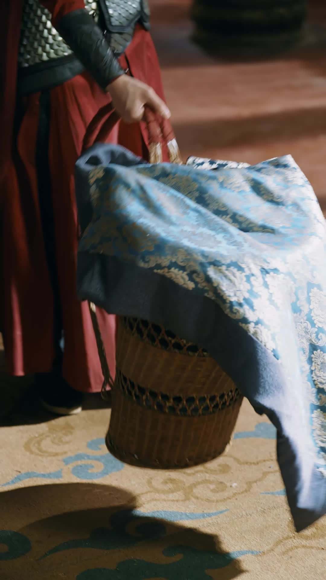 Episode 42 - The Bride Hides a Crown No One Sees