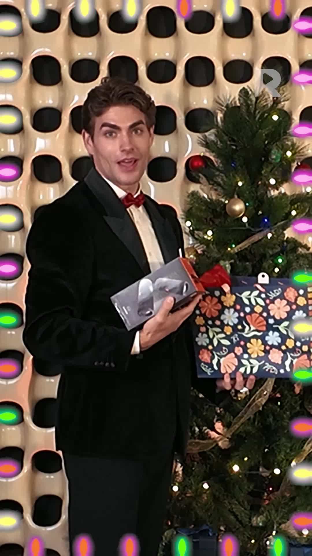 Episode 10 - ReelTalk EP 54-Behind the Scenes of Happy Holidays, Hollywood