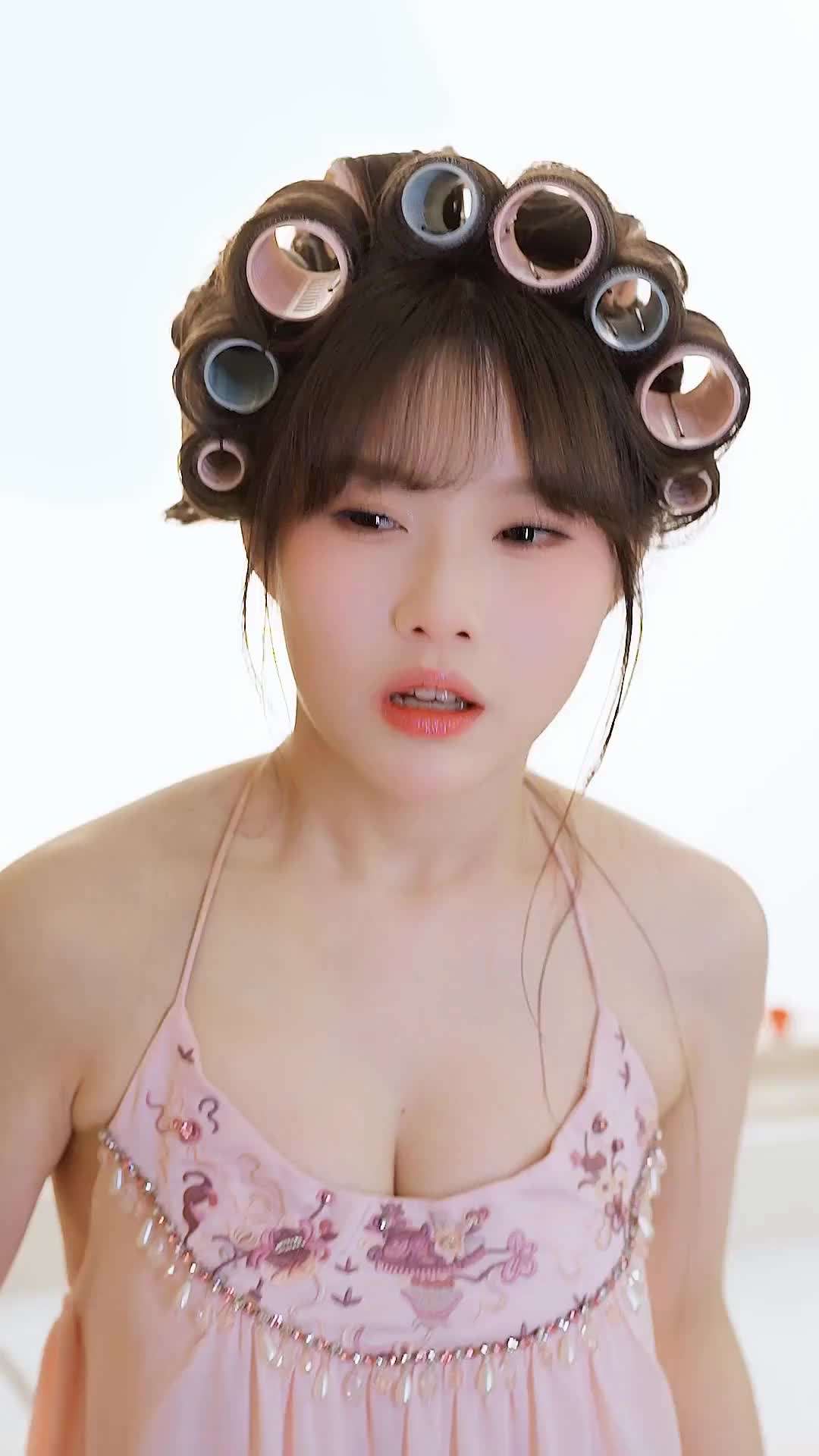 Episode 6 - Dumped, My Step-Sisters Want Me