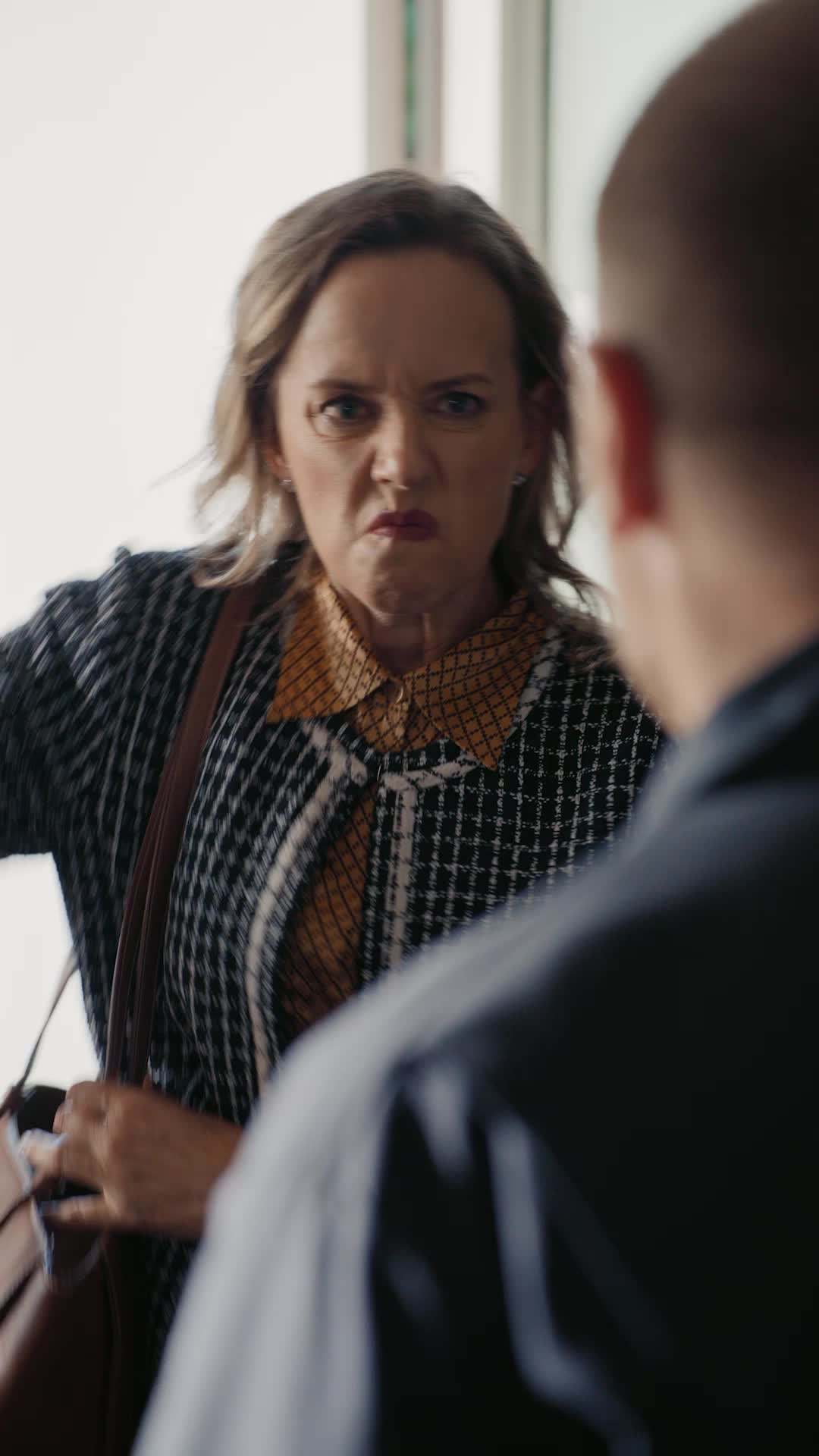 Episódio 6 - Querido, por favor, volte para casa