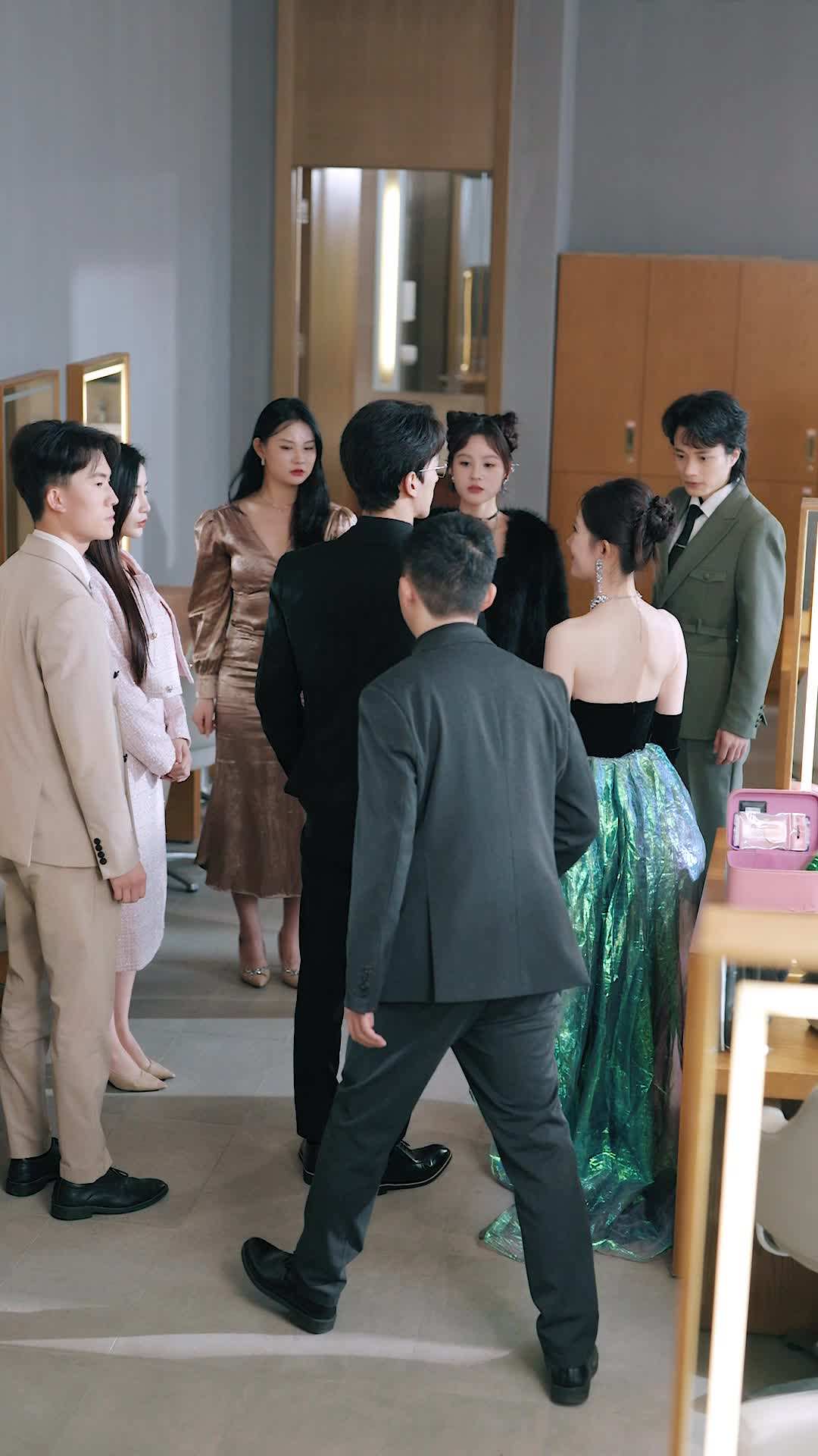 Episode 28 - Red Carpet, Hot Kiss