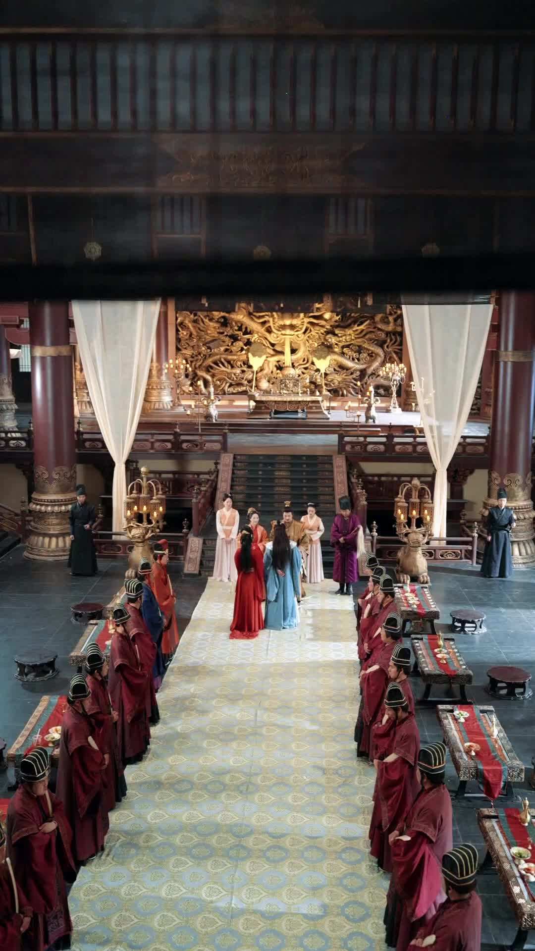 Episode 10 - The Bride Hides a Crown No One Sees