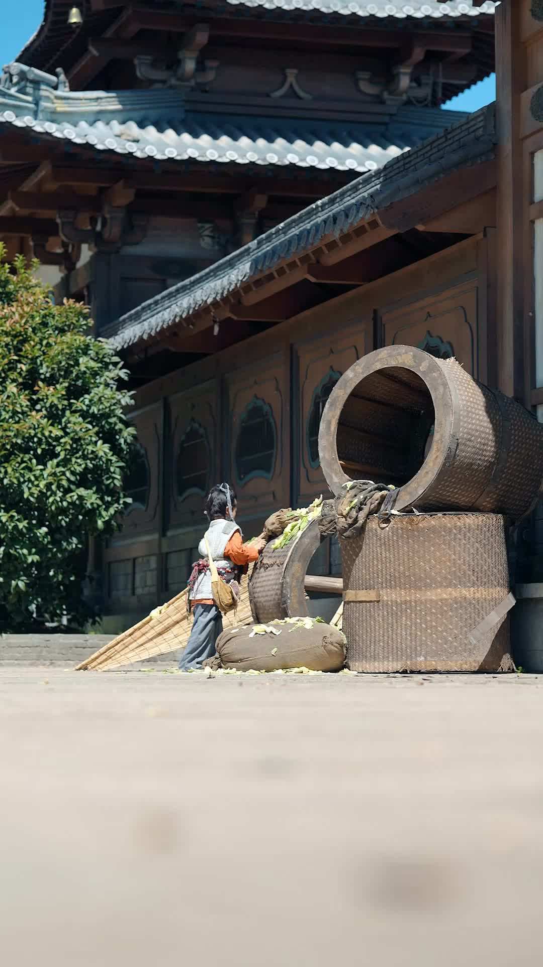 Episode 1 - That Beggar's Dad Is the Crown Prince!
