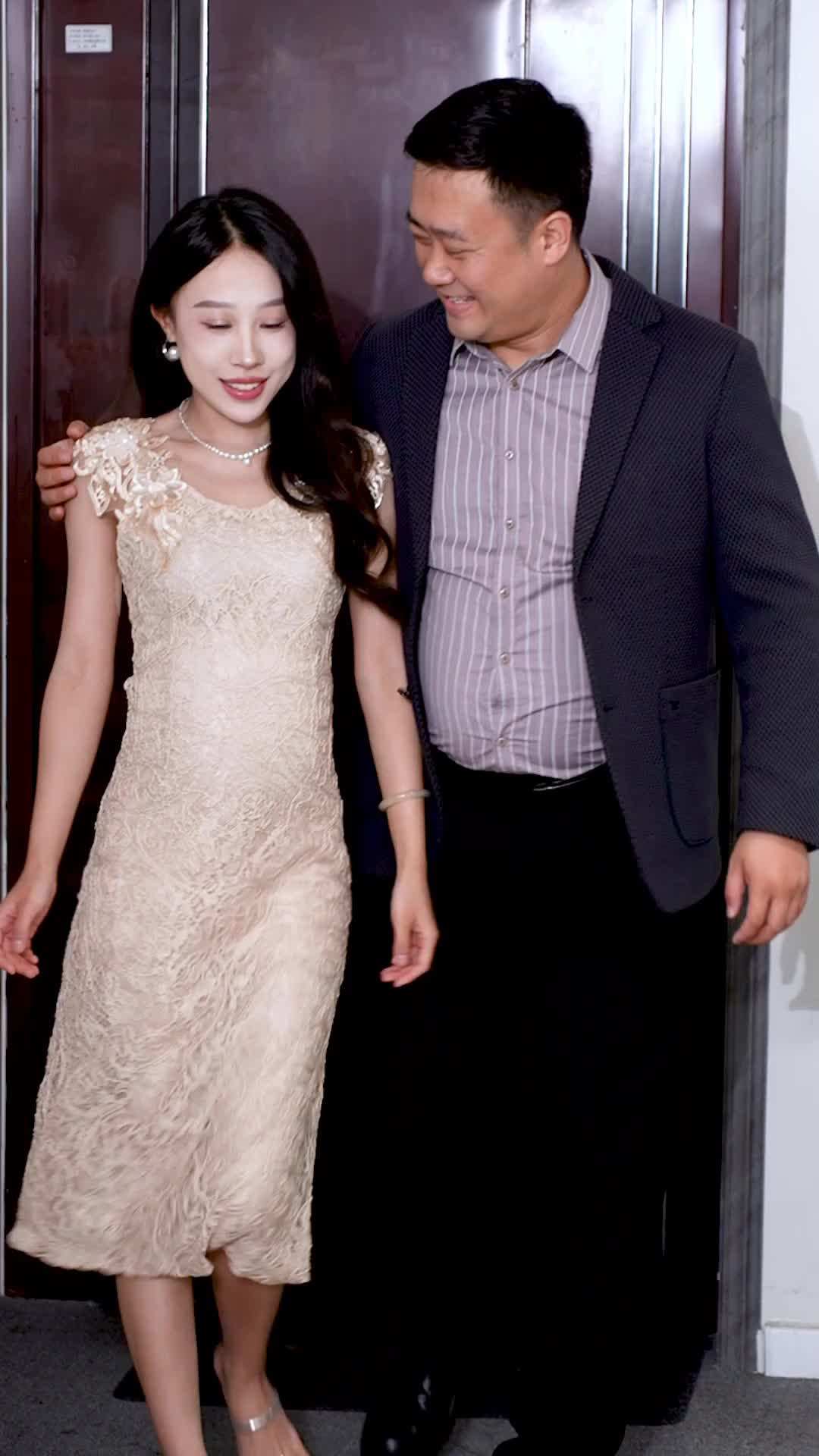 Episode 1 - The 500,000 Divorce