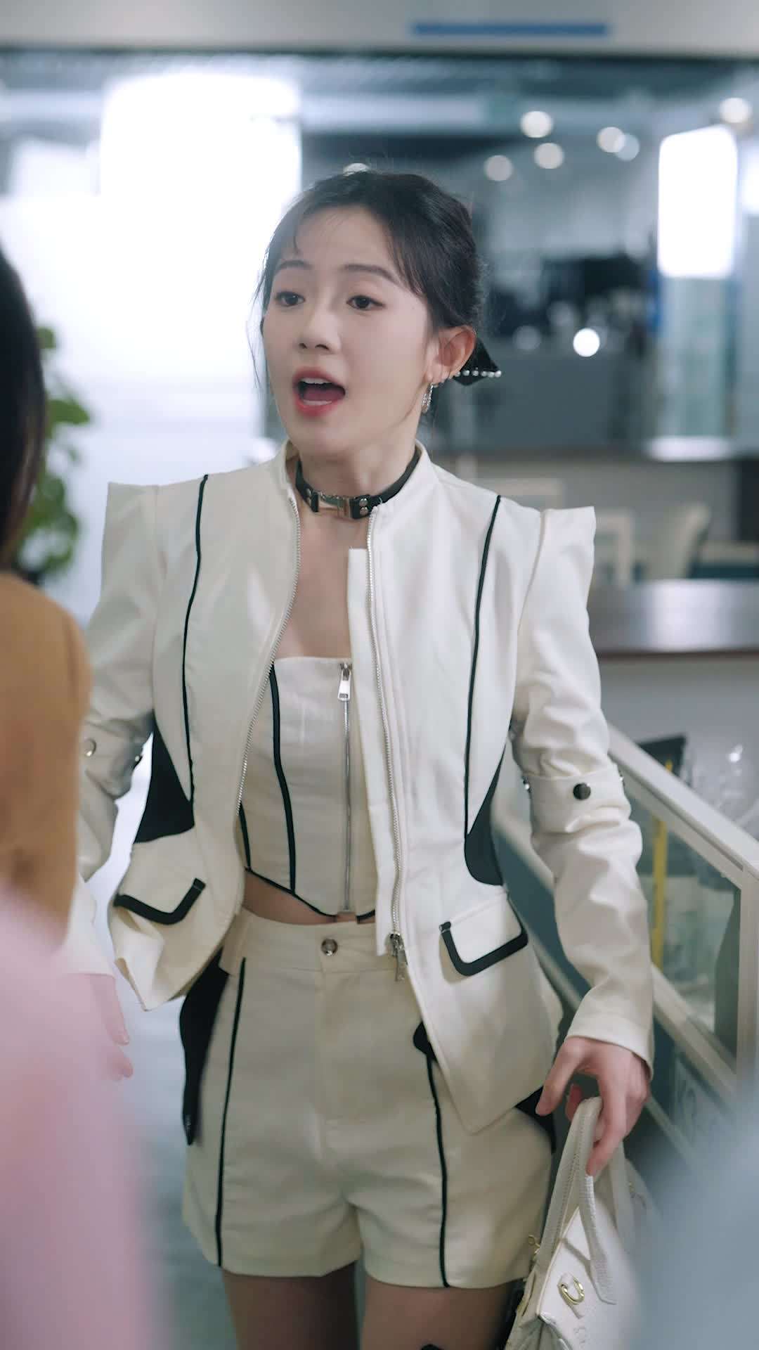 Episode 20 - Red Carpet, Hot Kiss