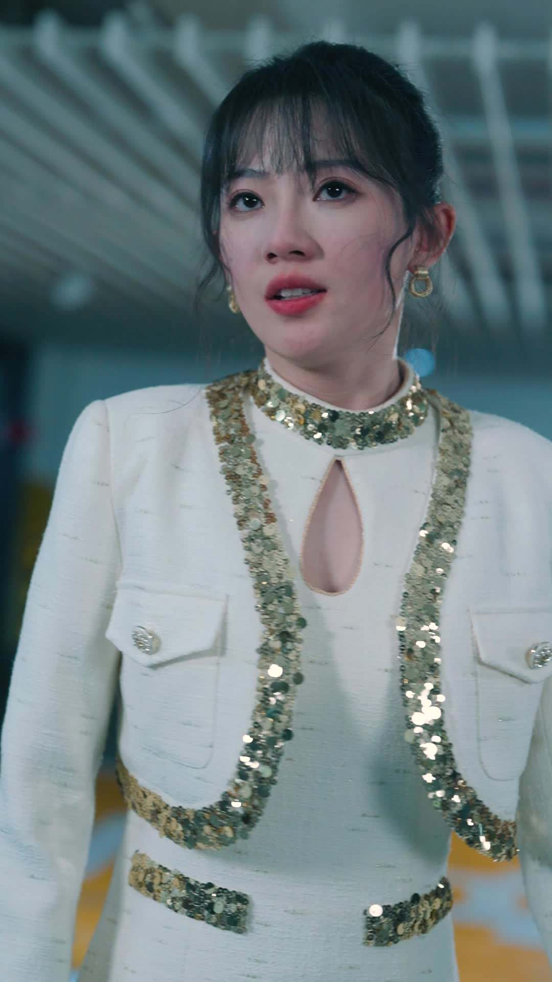 Episode 13 - Red Carpet, Hot Kiss