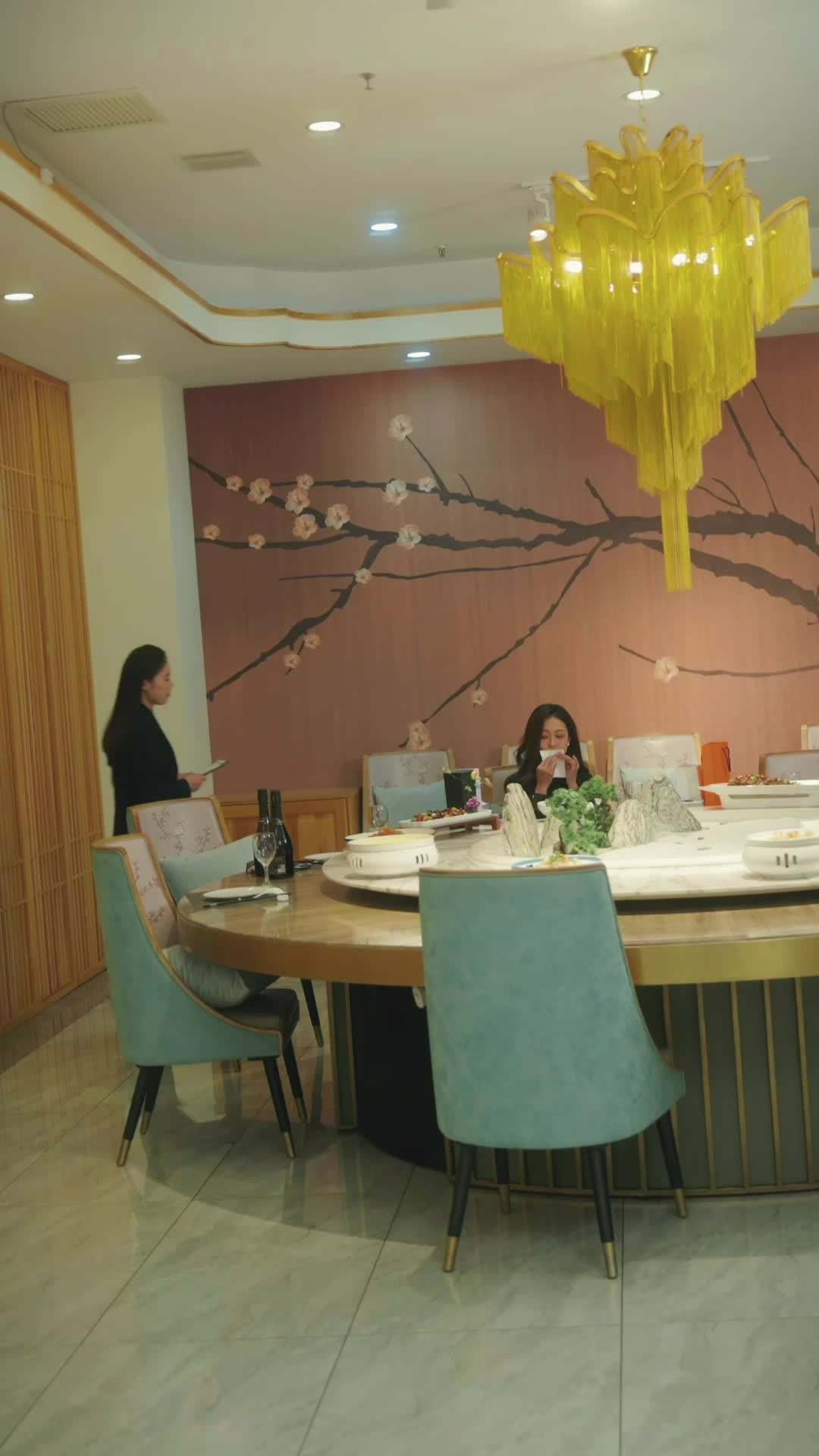 Episode 37 - My CEO Dad Chasing My Mom Back