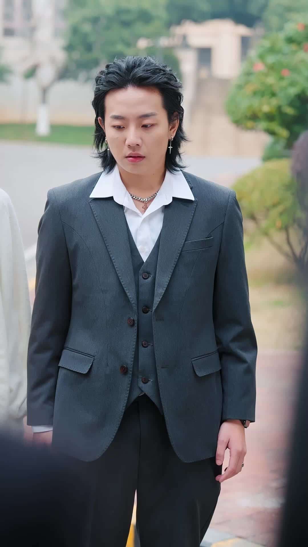 에피소드 12 - 이별하고 깨어난 시스템: 여성을 돕고 벼락부자 되기
