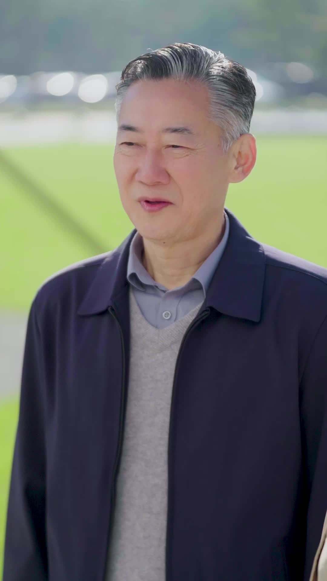 Episode 37 - My 60-Year-Old Apprentice Dad Is a Hidden Boss