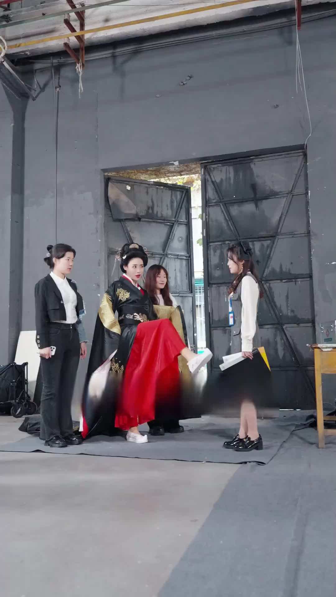 Episode 30 - CEO, Those Twins Look Just Like you