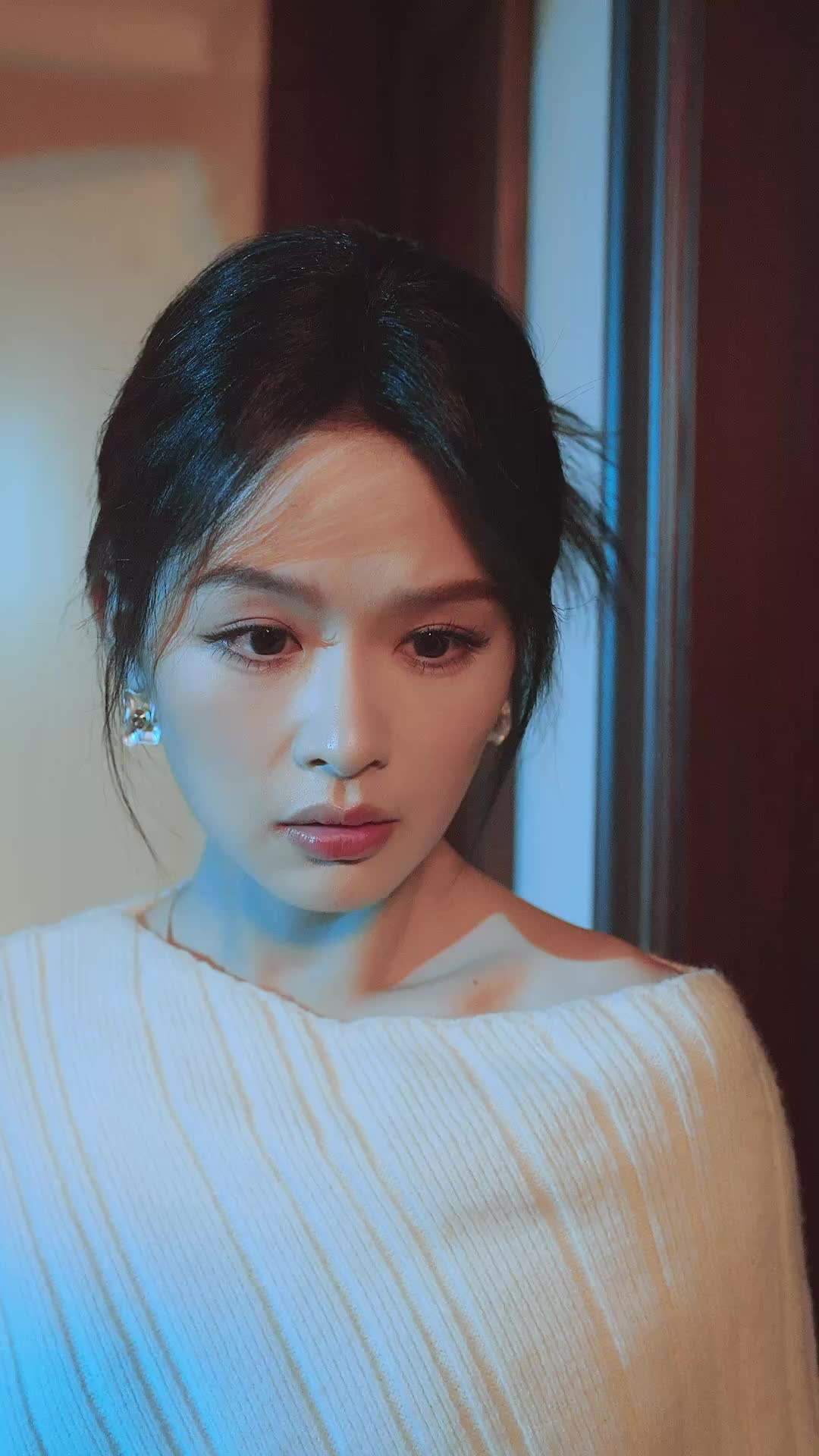 Episode 2 - True Heiress, Stolen Light