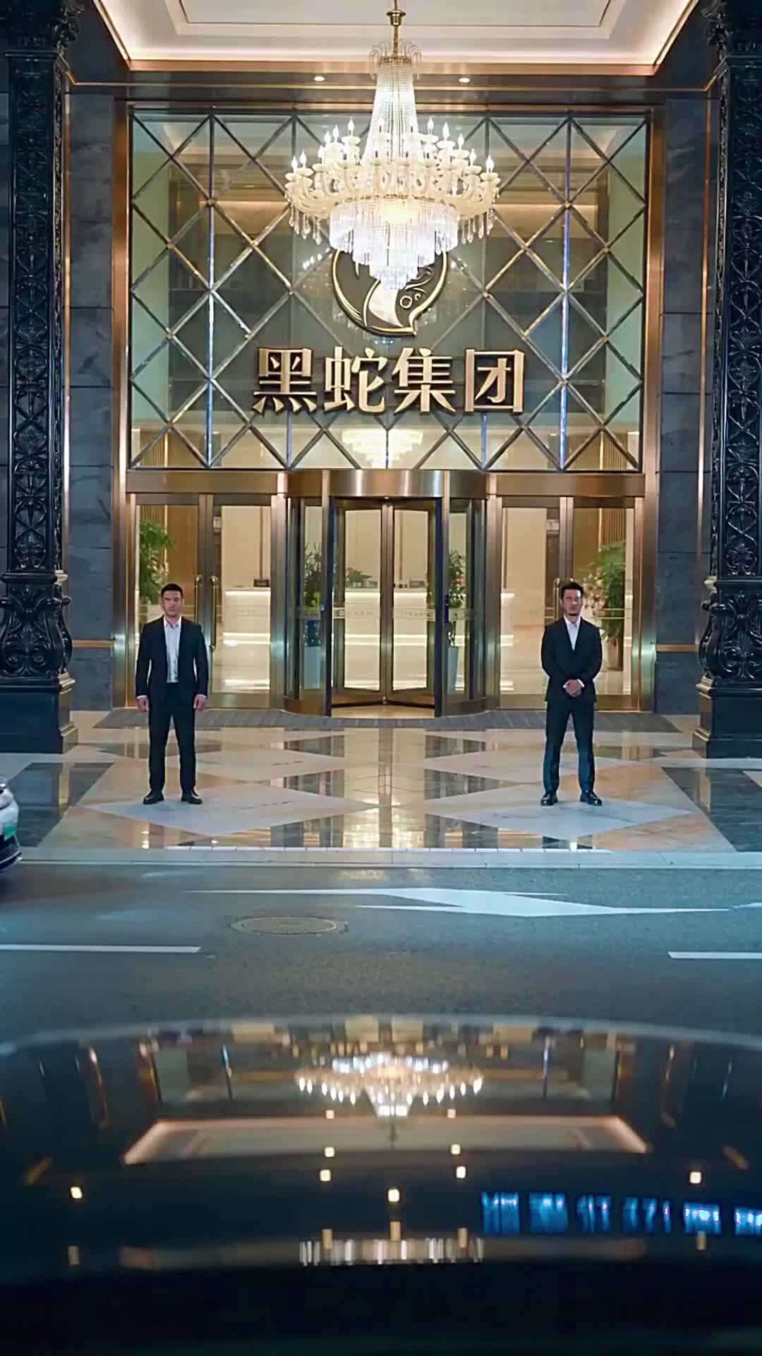 Épisode 19 - La Première de la classe est une boss de la mafia