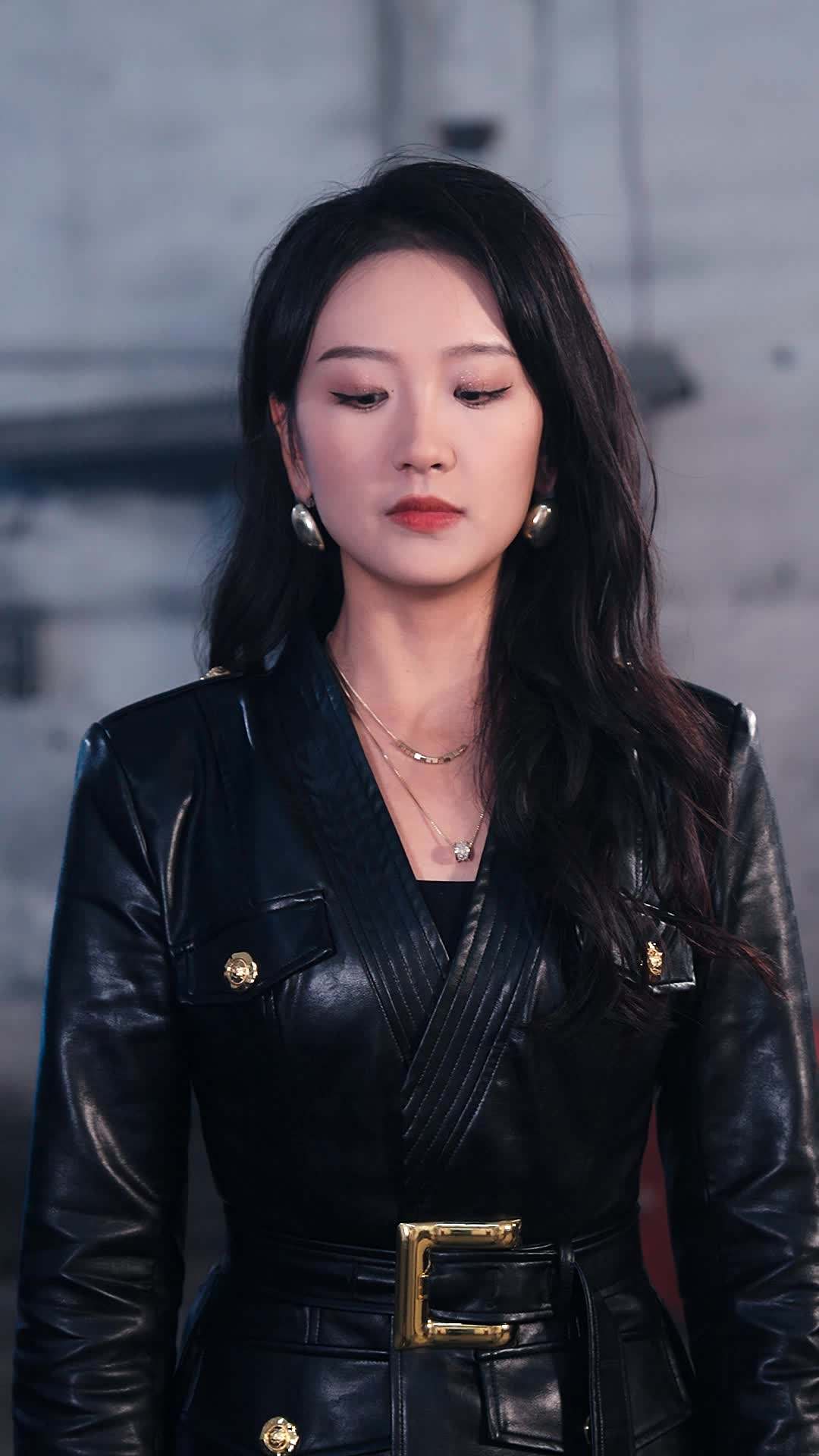 Episode 25 - Defying the World for Her Bodyguard