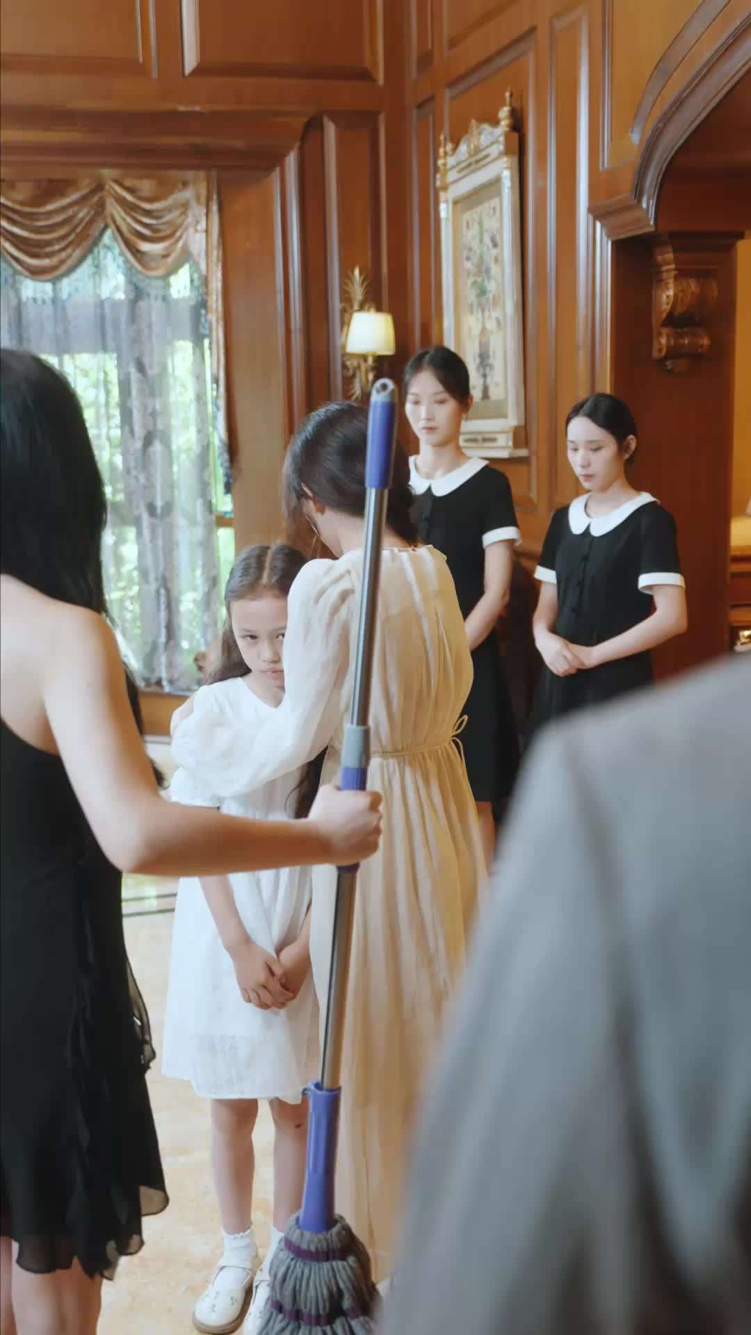 에피소드 9 - 얼굴 뒤에 가려진 그녀