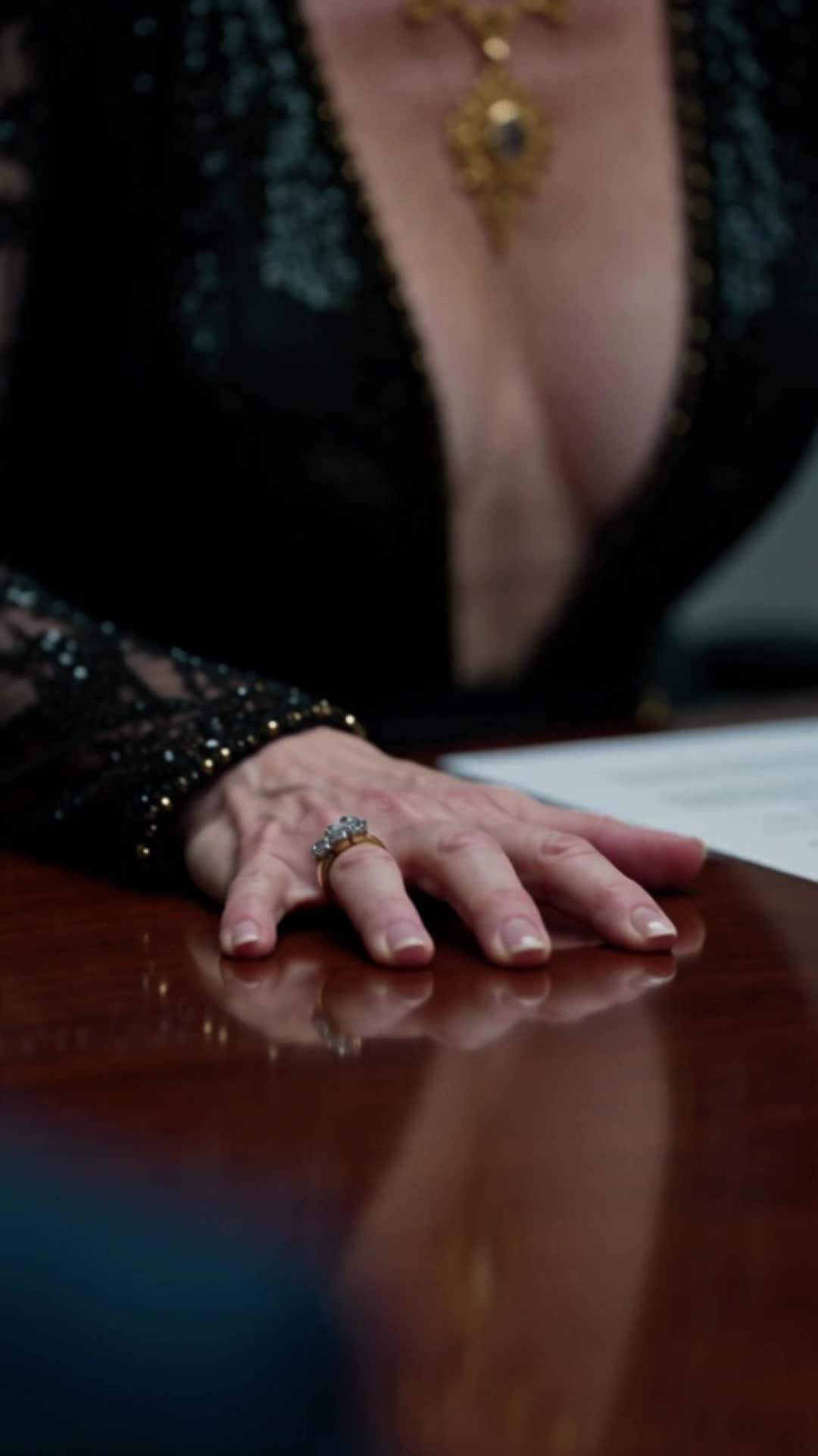 Episode 21 - The Mafia Heiress Crashes Her Sister's Auction