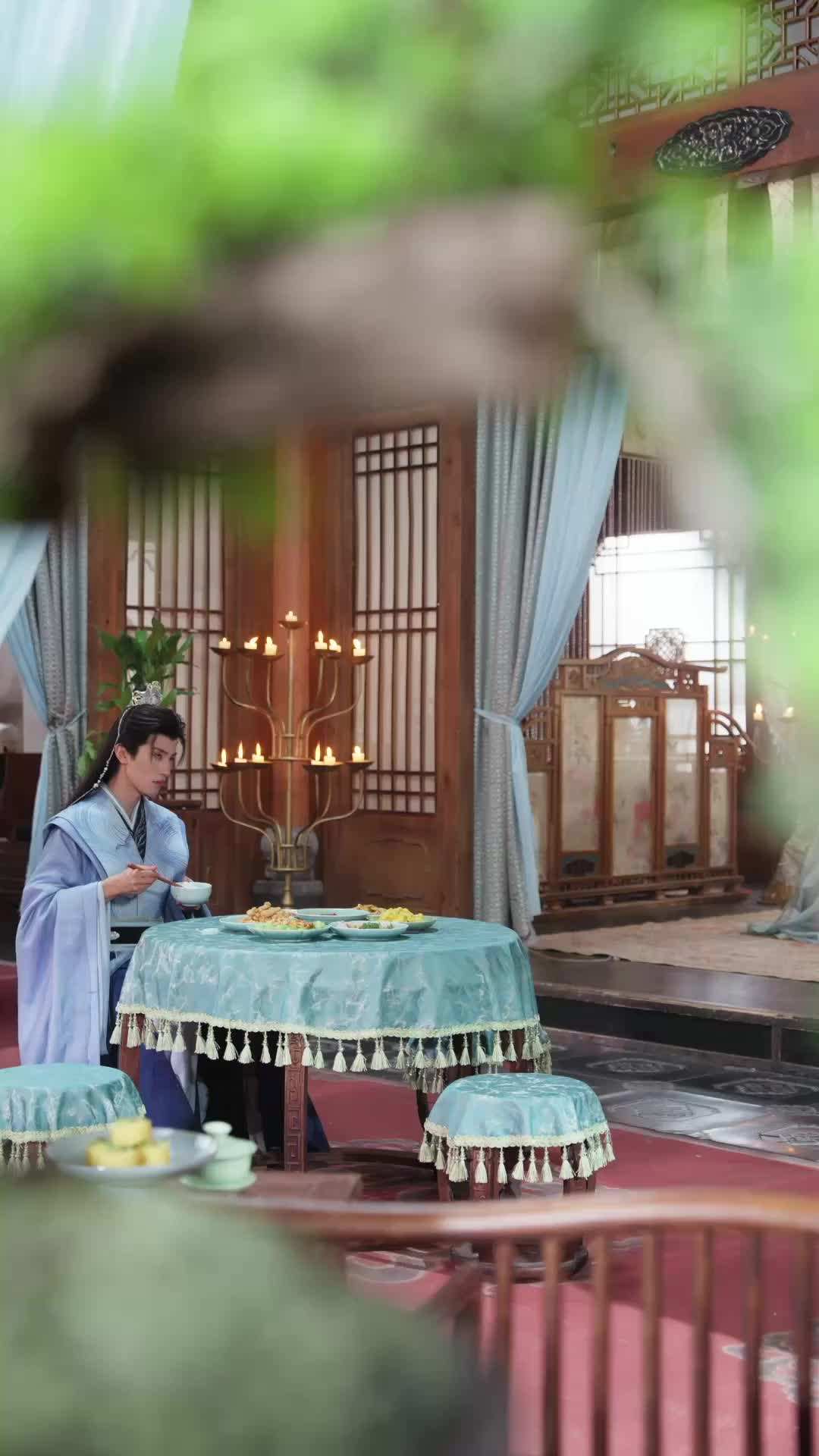 Episode 33 - Your Highness, Your Family Doctor Is Actually a Girl!