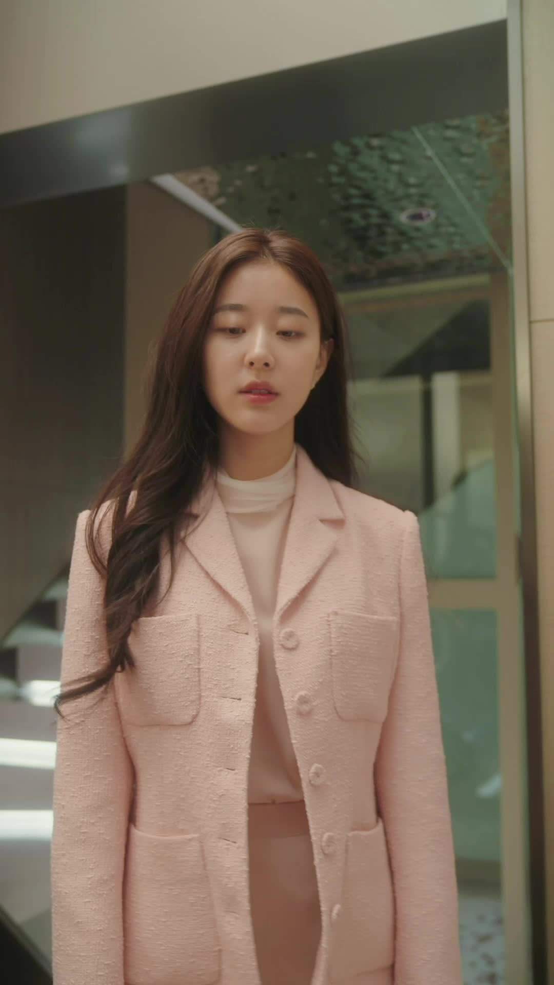 Episode 27 - My CEO Dad Chasing My Mom Back