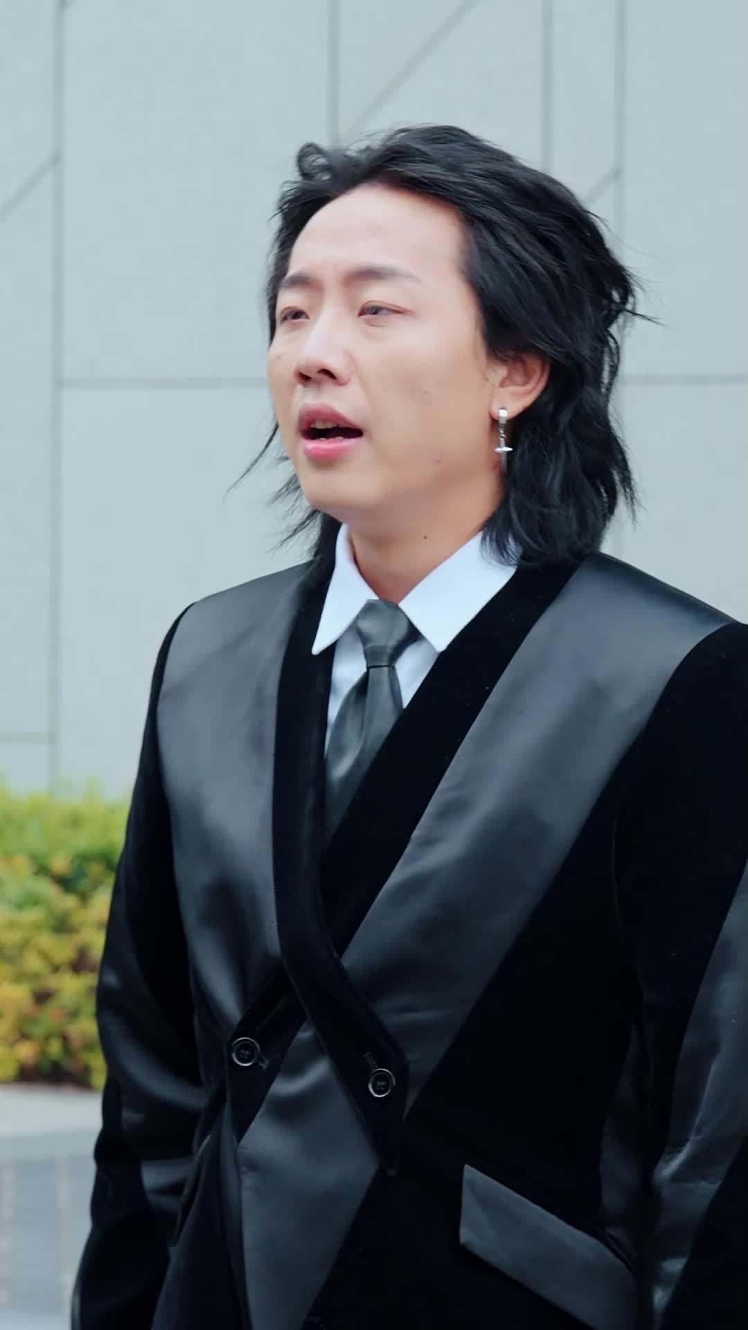 에피소드 38 - 이별하고 깨어난 시스템: 여성을 돕고 벼락부자 되기