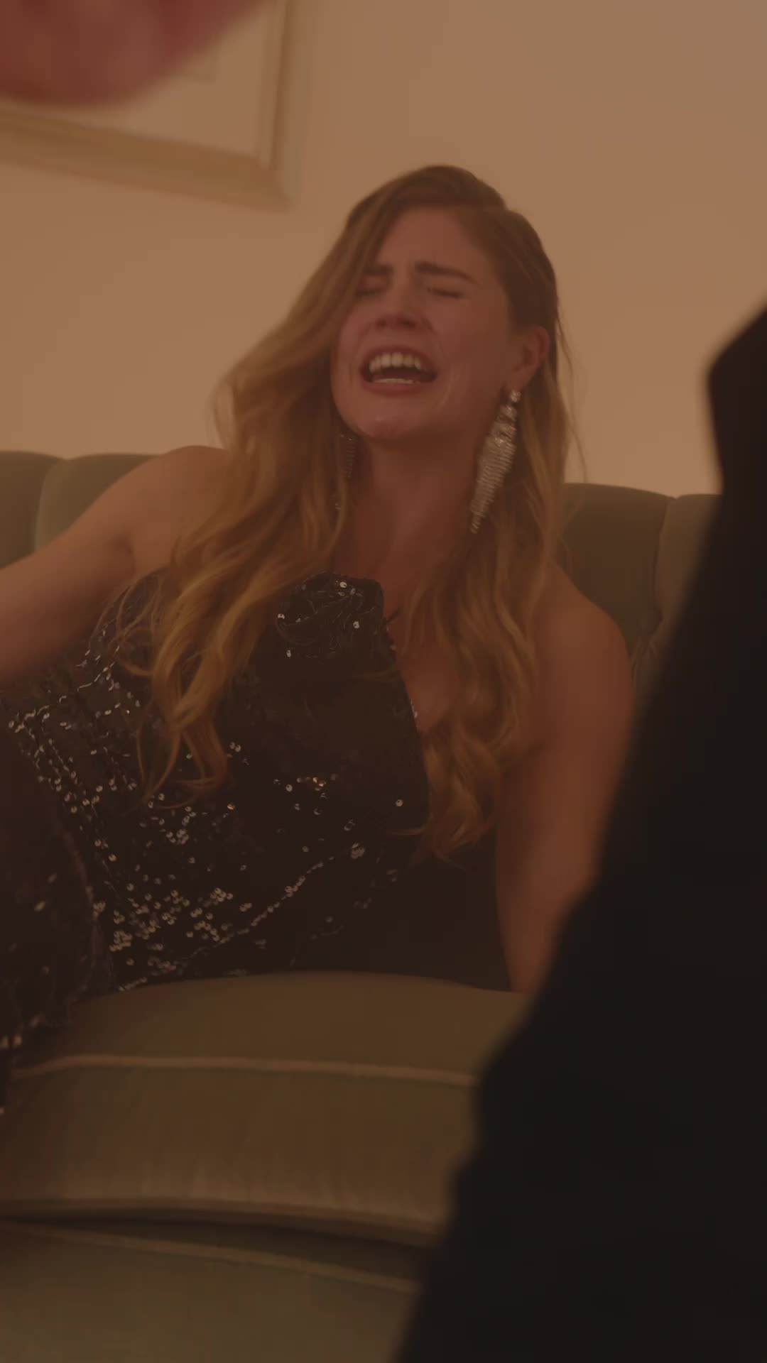 Trailer - O Bombeiro Bilionário e Sua Doce Esposa
