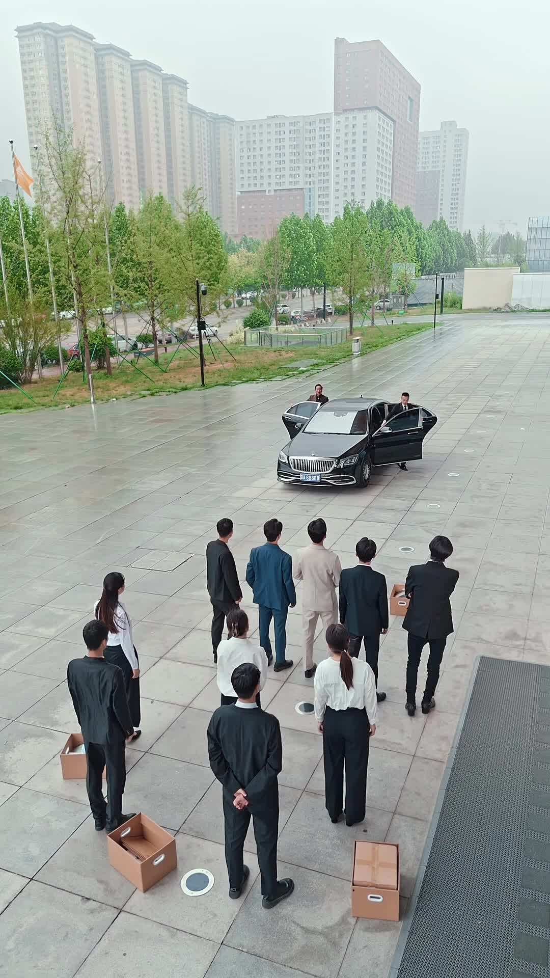 Episode 60 - Real vs. Fake Heiress