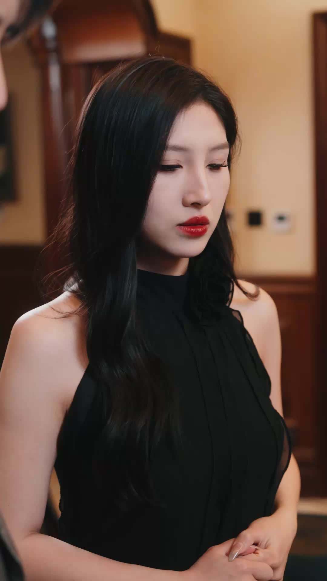 에피소드 21 - 얼굴 뒤에 가려진 그녀