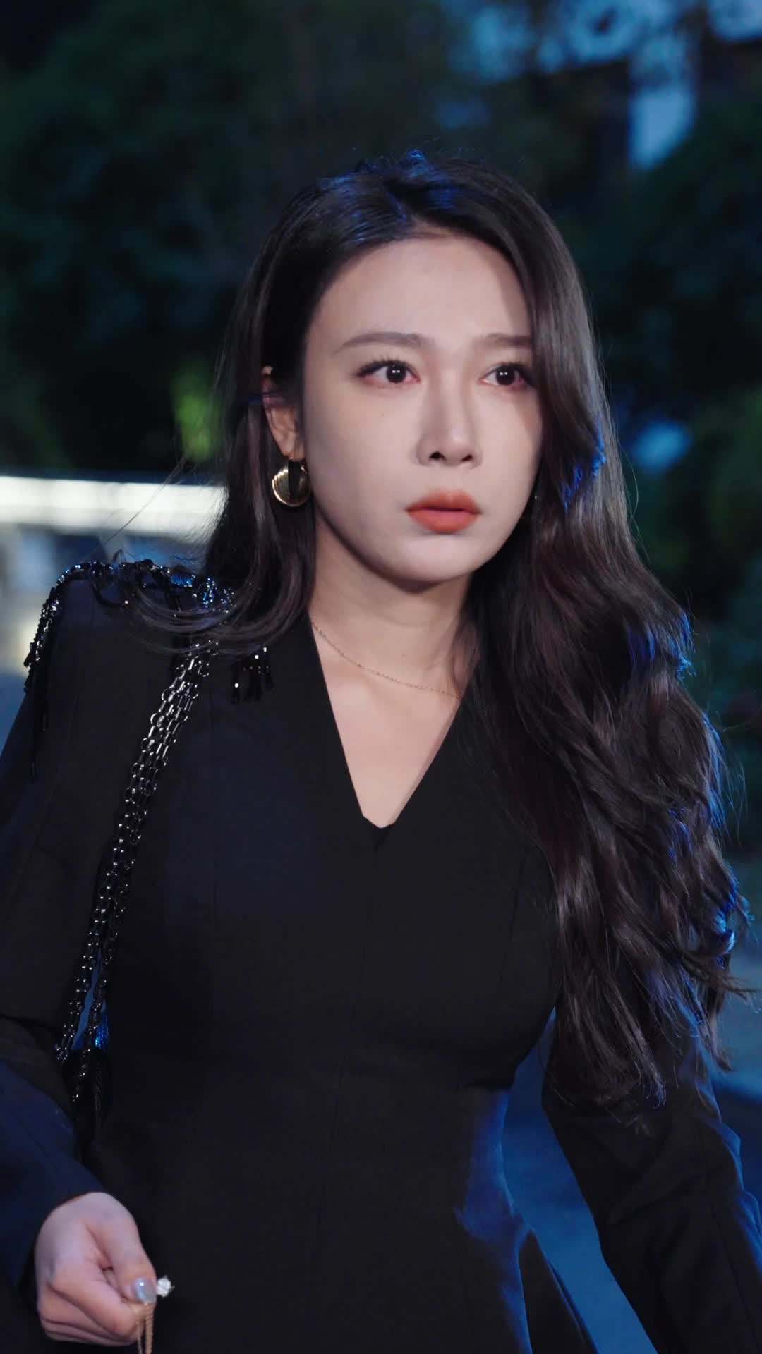 Episode 10 - The Real Heiress in the Shadows