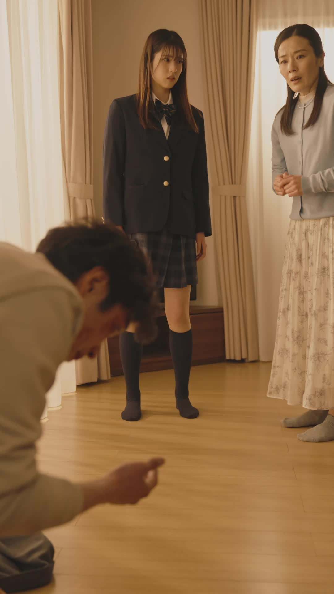 エピソード4 - 侵略者は家族のふりをする