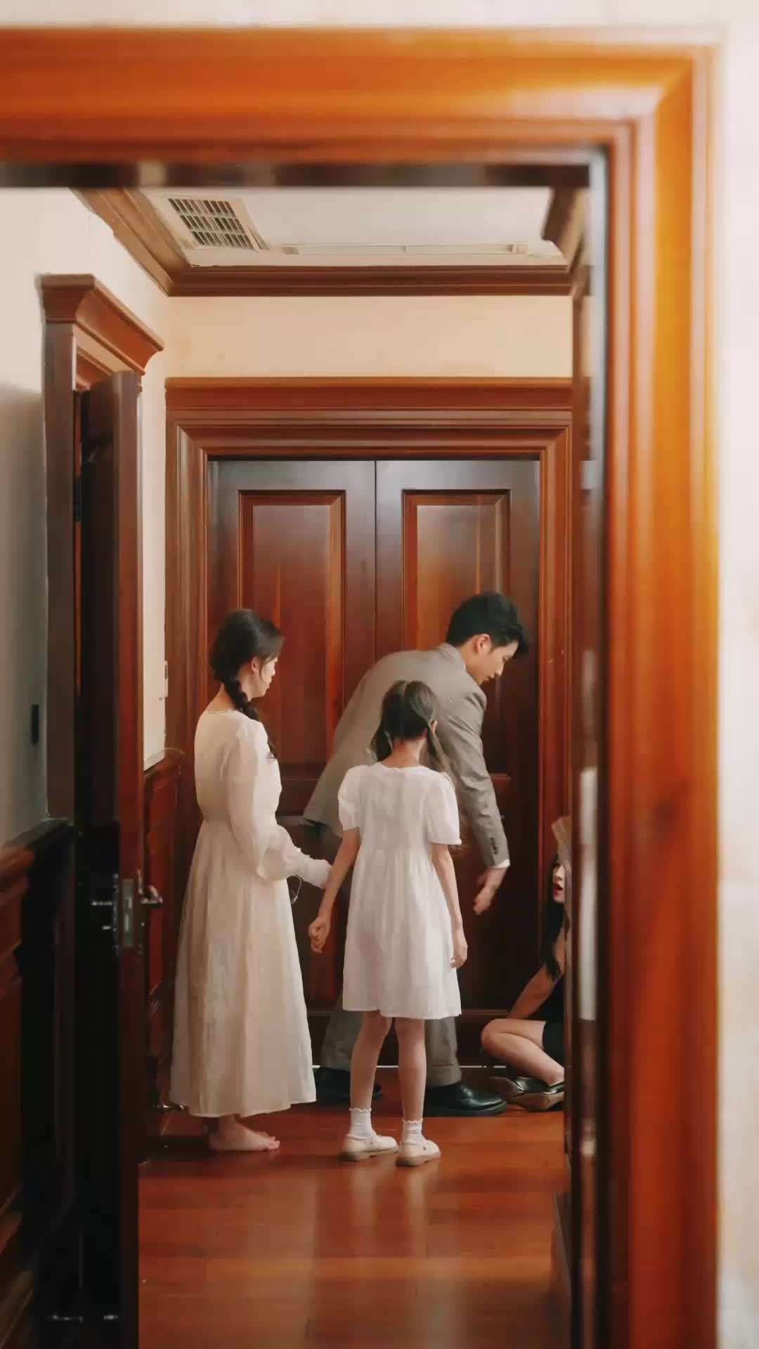 에피소드 19 - 얼굴 뒤에 가려진 그녀