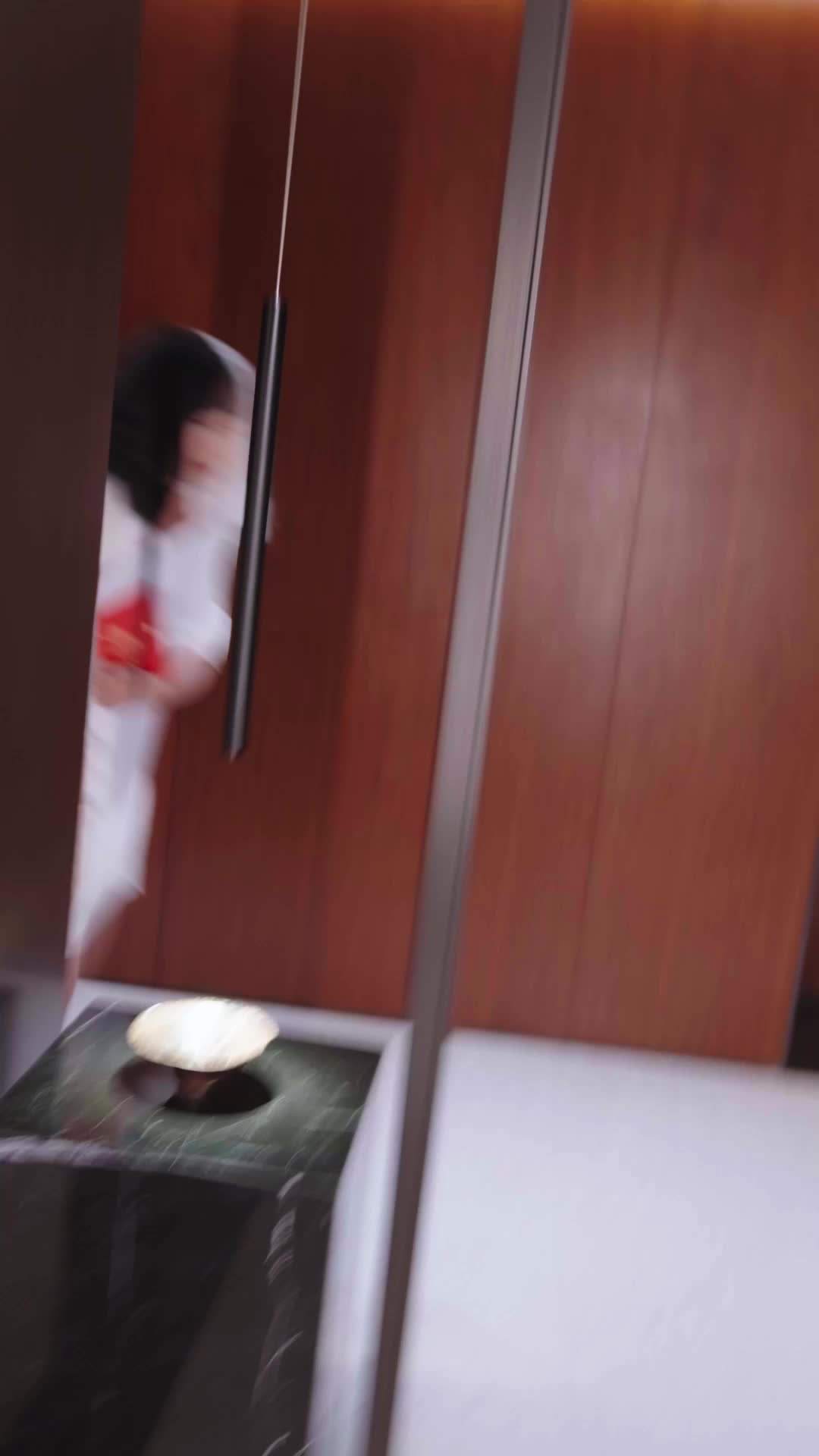 エピソード1 - 親友が私になりすまして、社長夫人に