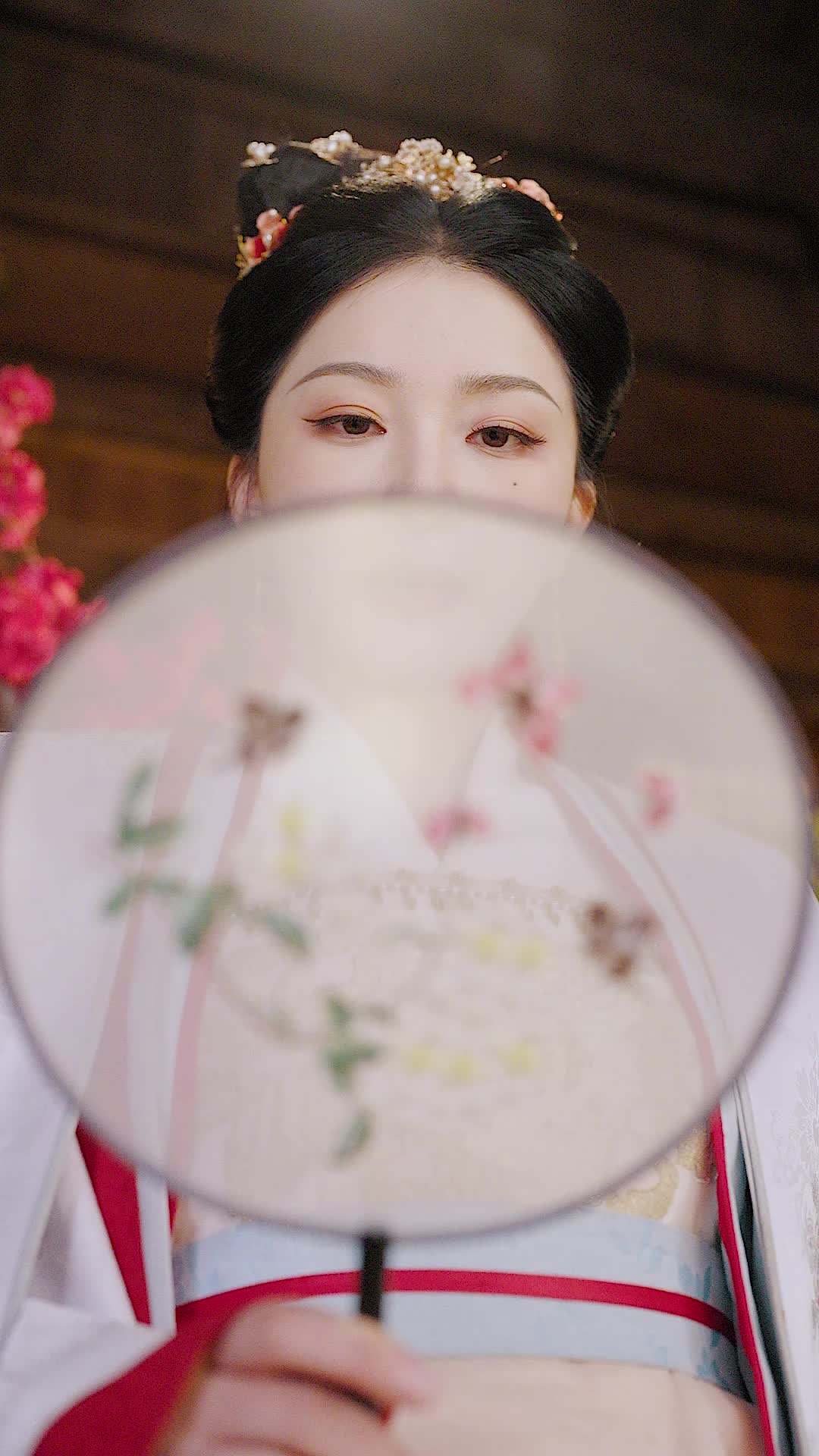 Episode 2 - Ex Left for Gold, She Married the Throne