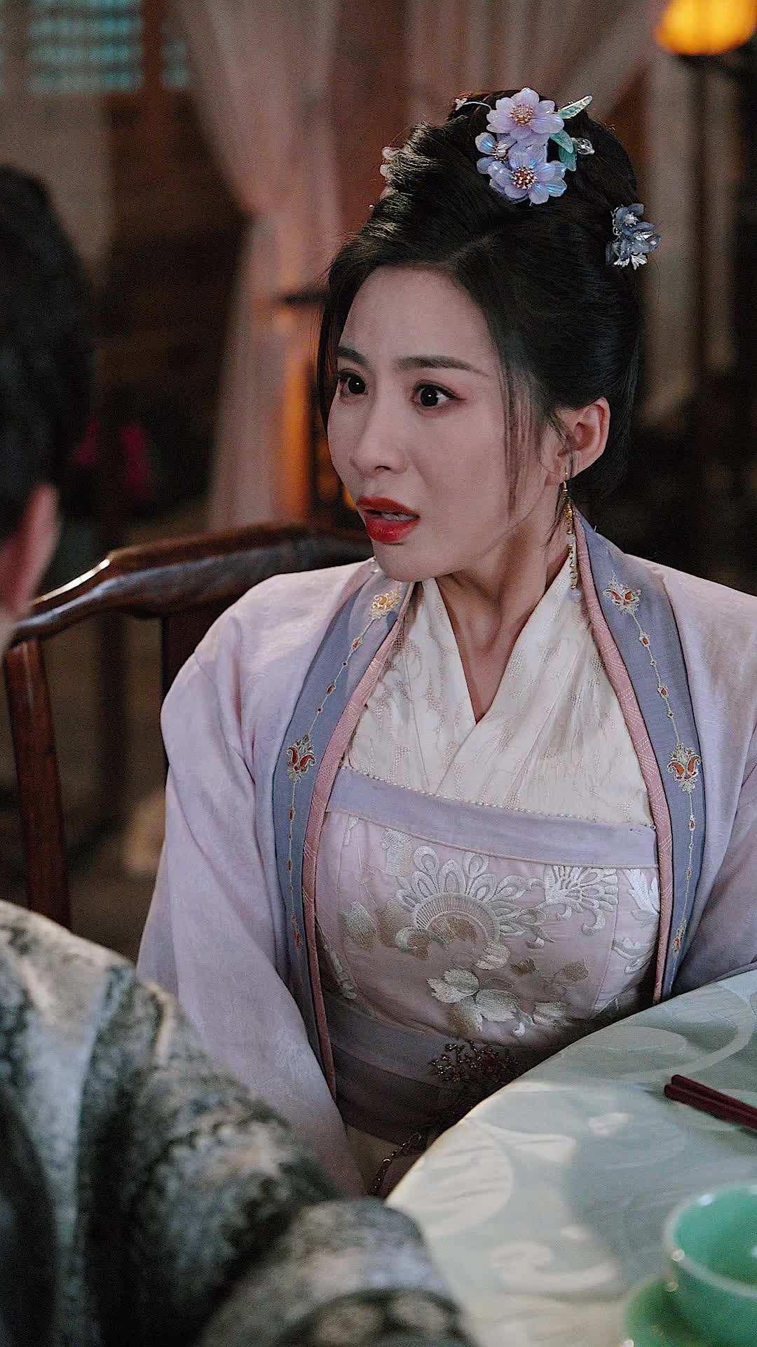 Episode 16 - Ex Left for Gold, She Married the Throne