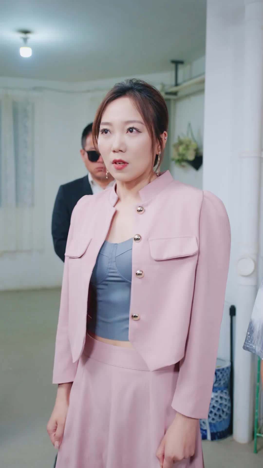 Episode 21 - The Real&Fake Young Master: My Four Aunties Are Big Shots