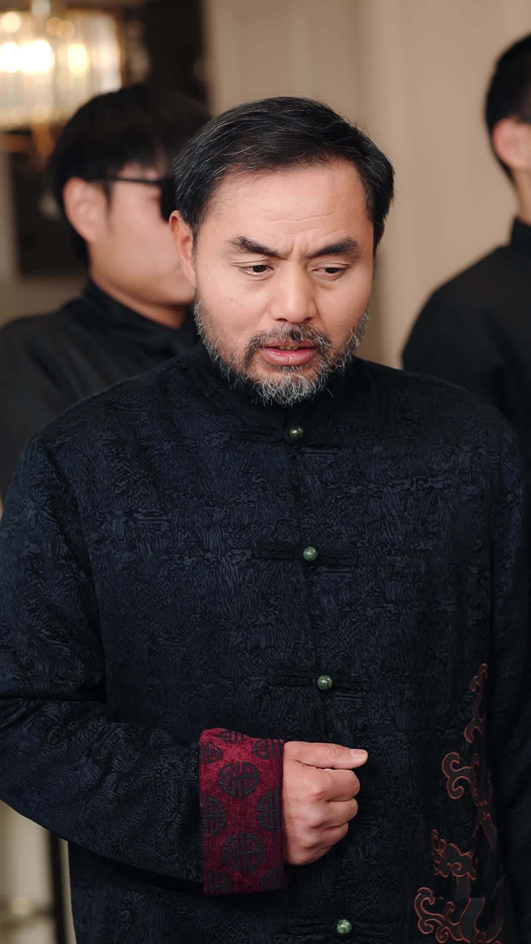 エピソード45 - 最強乞食神医、降臨！～医武両道で圣女を救う逆転無双～