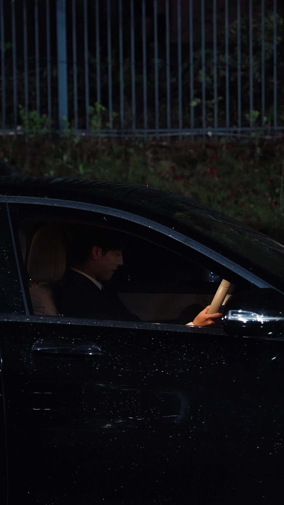 Episode 12 - Defying the World for Her Bodyguard