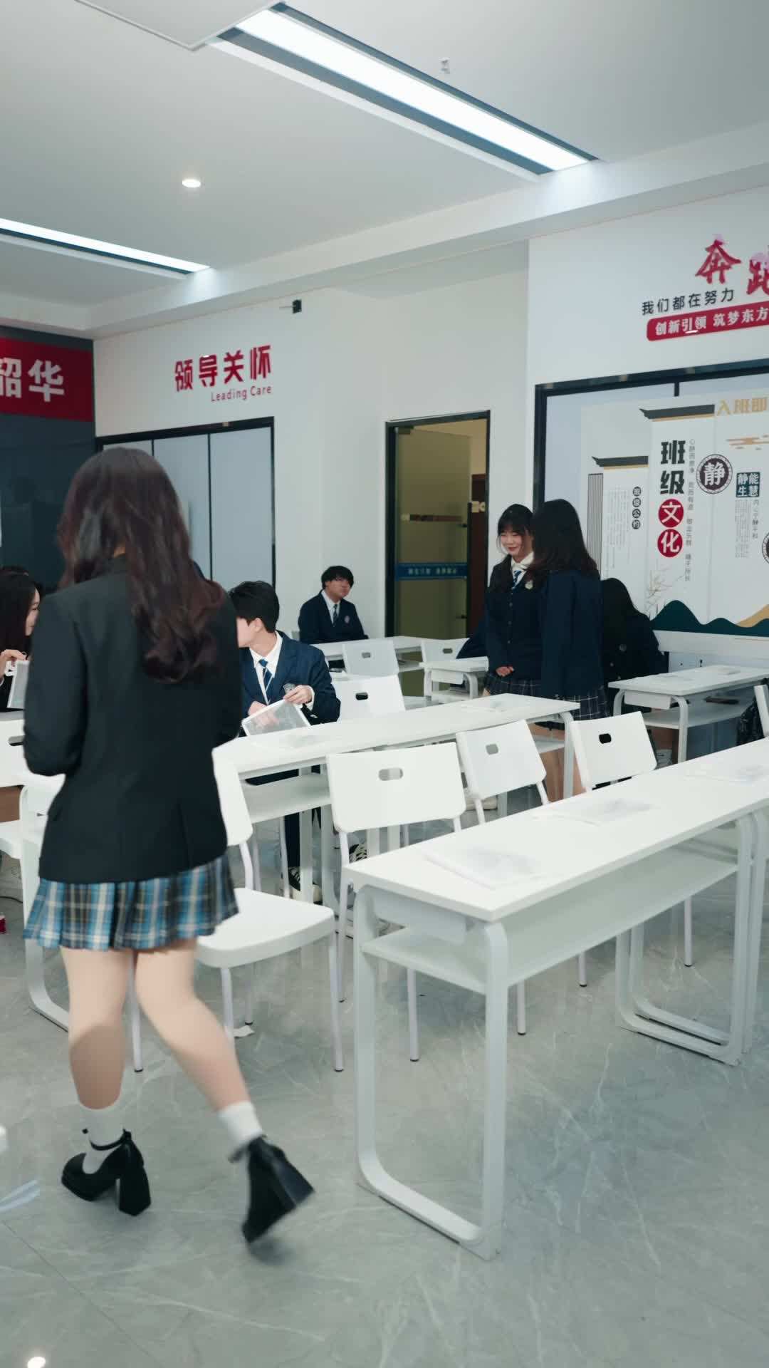 Episode 15 - True Heiress Takes High School