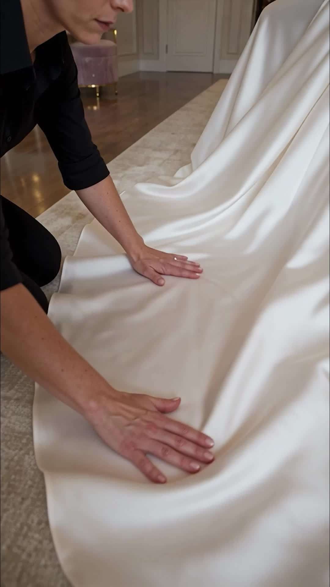 Episode 11 - Jilted at the Altar, I Flash-Married a Mysterious Billionaire
