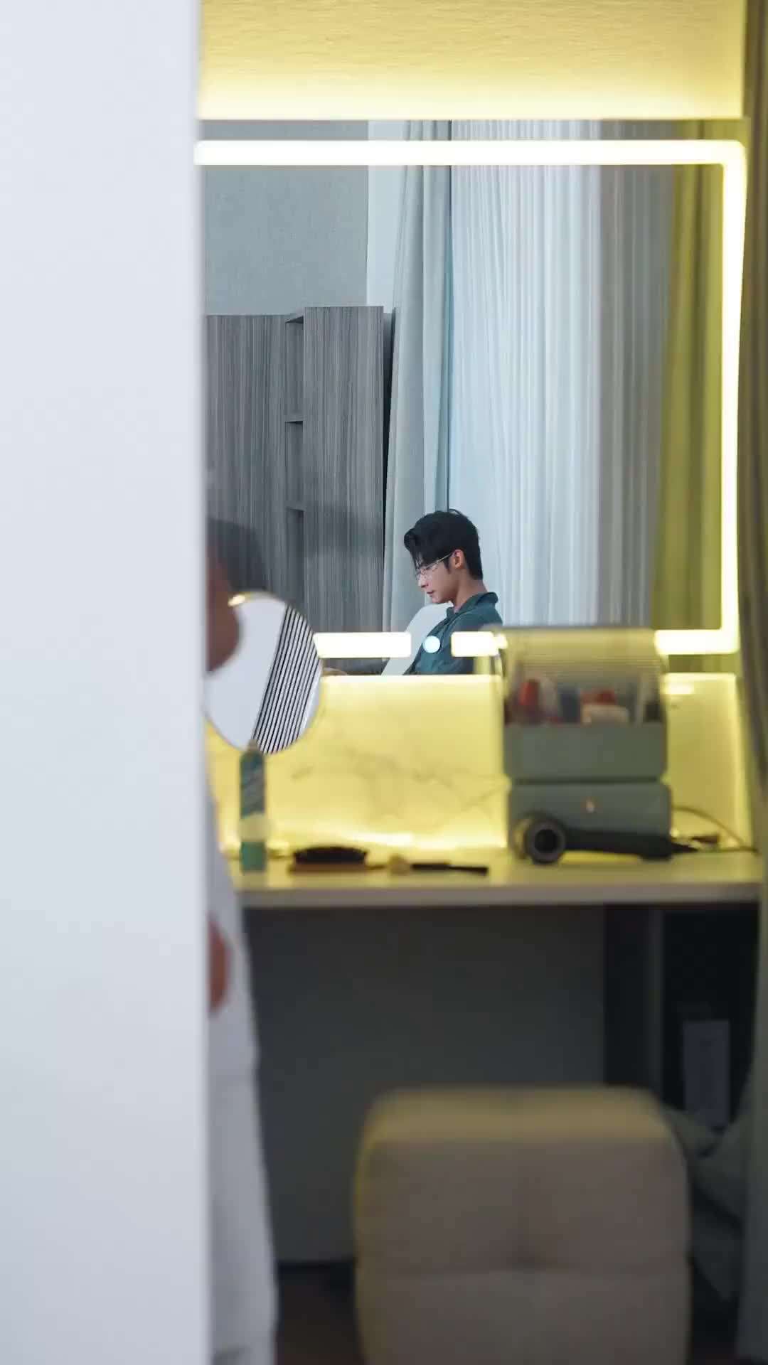 Épisode 32 - L'amour contractuel avec l'oncle en fauteuil roulant de mon fiancé