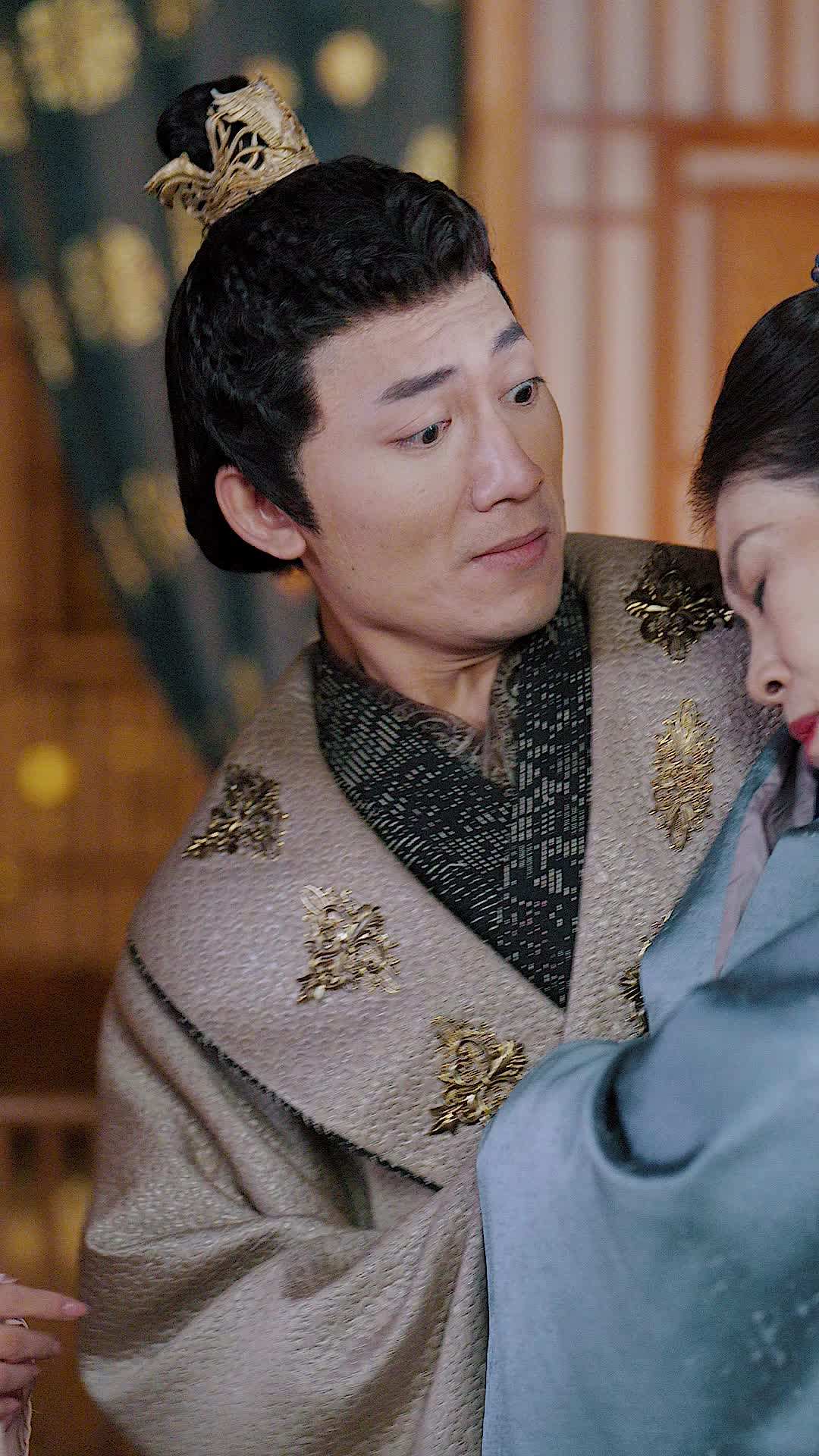 Episode 7 - Ex Left for Gold, She Married the Throne