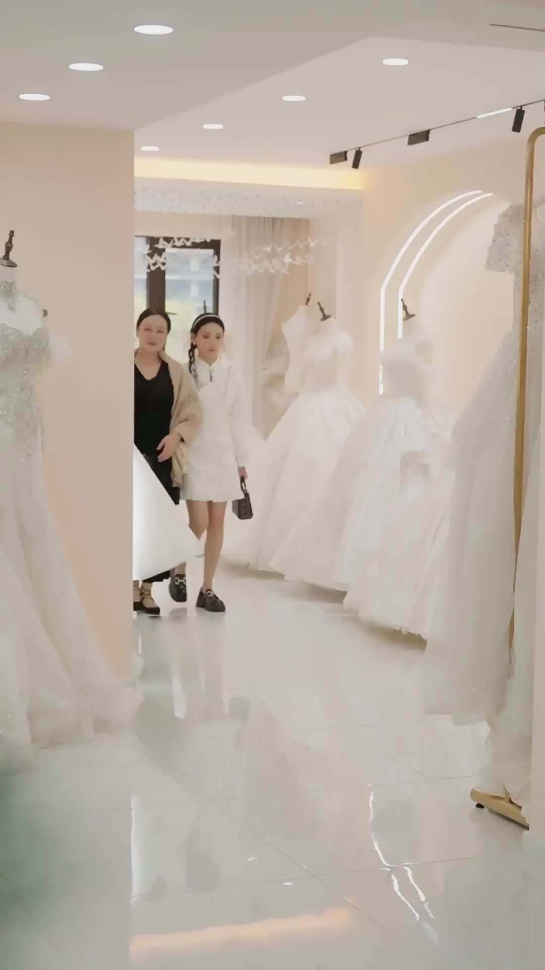 Épisode 35 - La Frénésie du Mariage Éclair du PDG